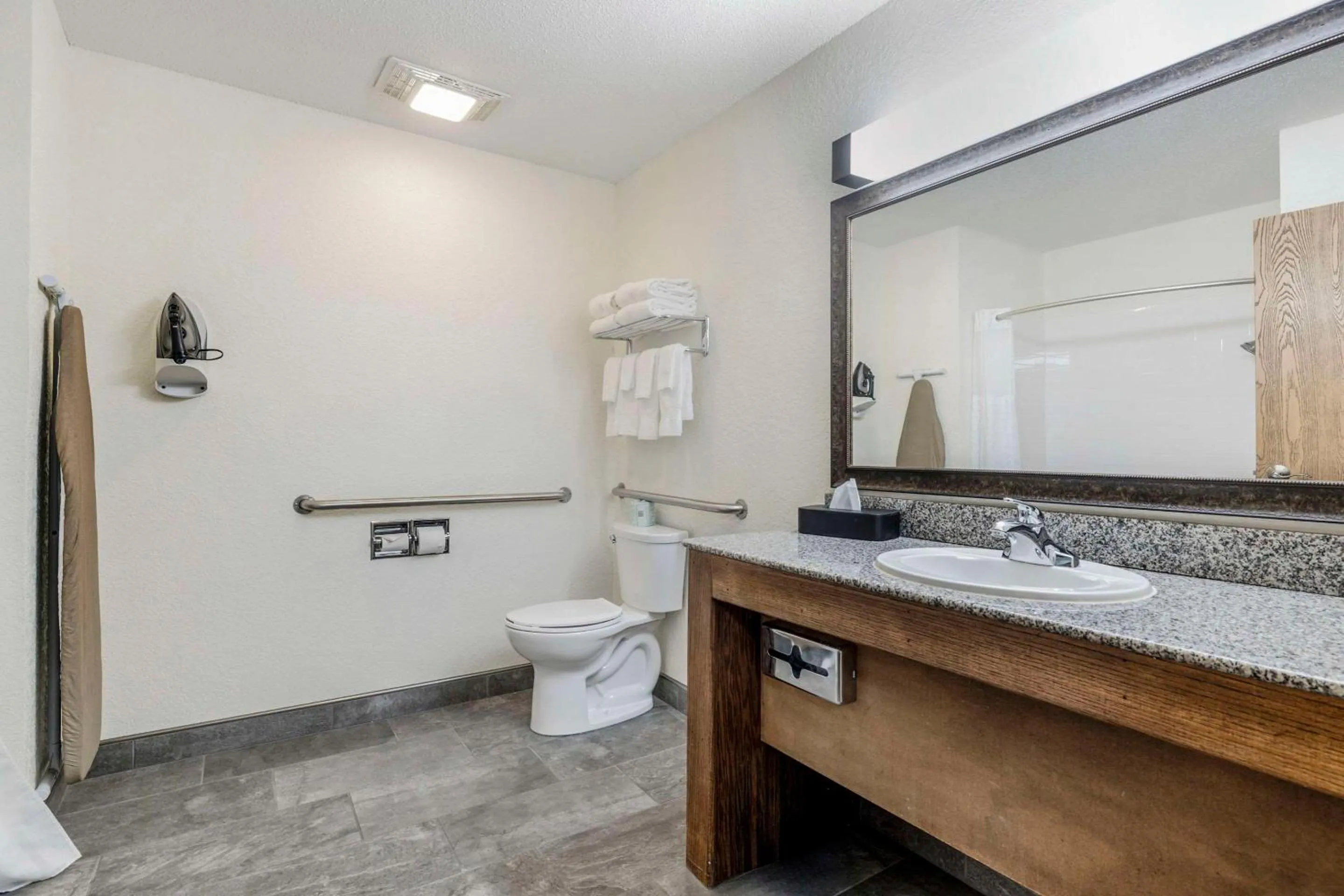 Bedroom in Comfort Inn & Suites Mt Rushmore