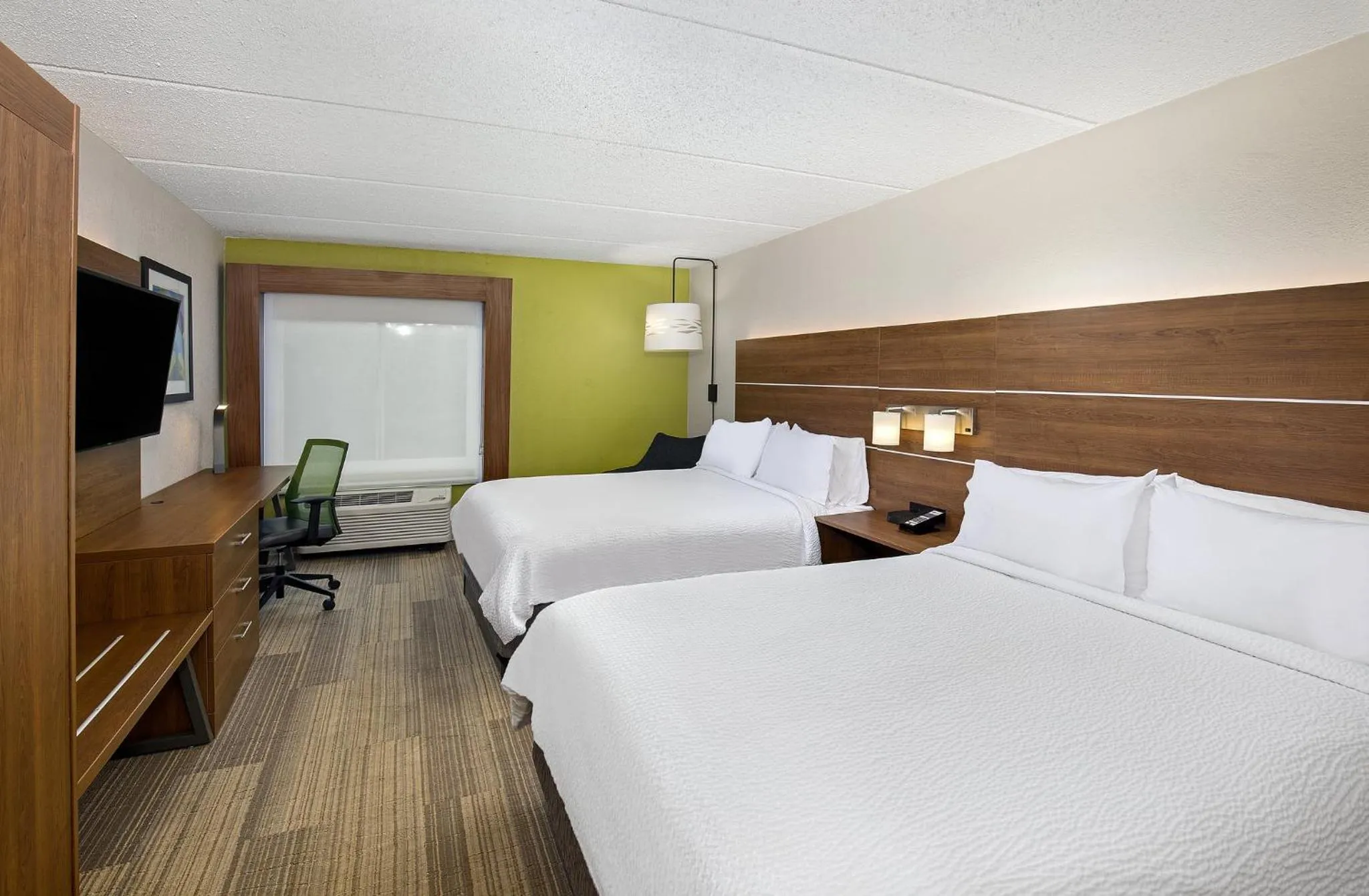 Photo of the whole room, Bed in Holiday Inn Express & Suites Kings Mountain - Shelby Area by IHG