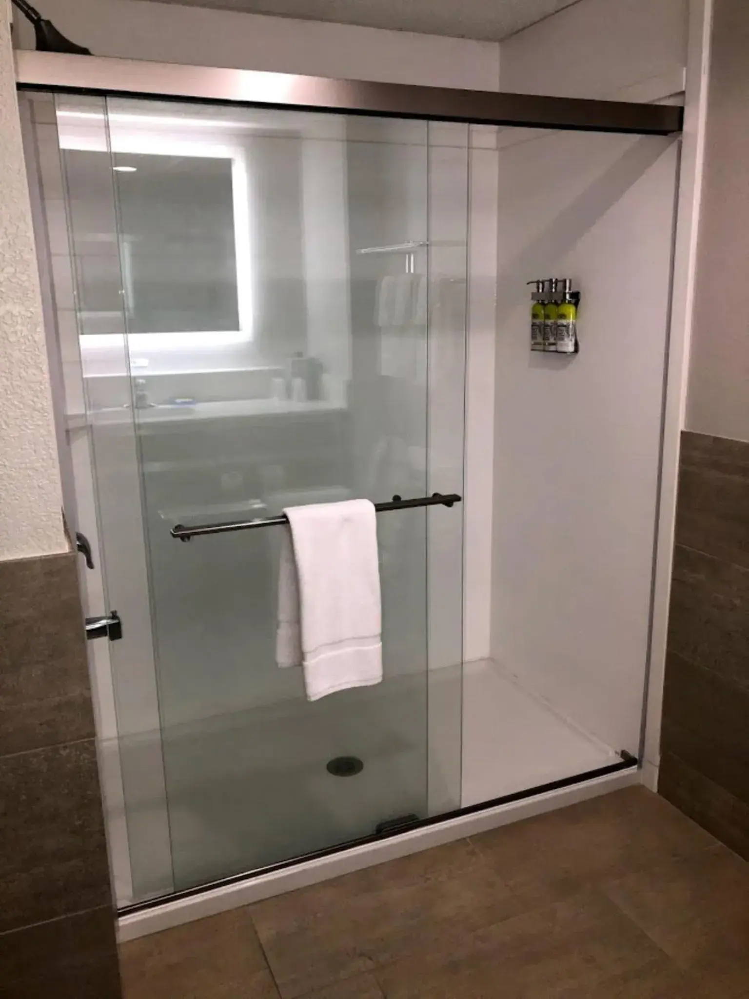 Photo of the whole room in Holiday Inn Express & Suites Kings Mountain - Shelby Area by IHG Photo of the whole room in Holiday Inn Express & Suites Kings Mountain - Shelby Area by IHG