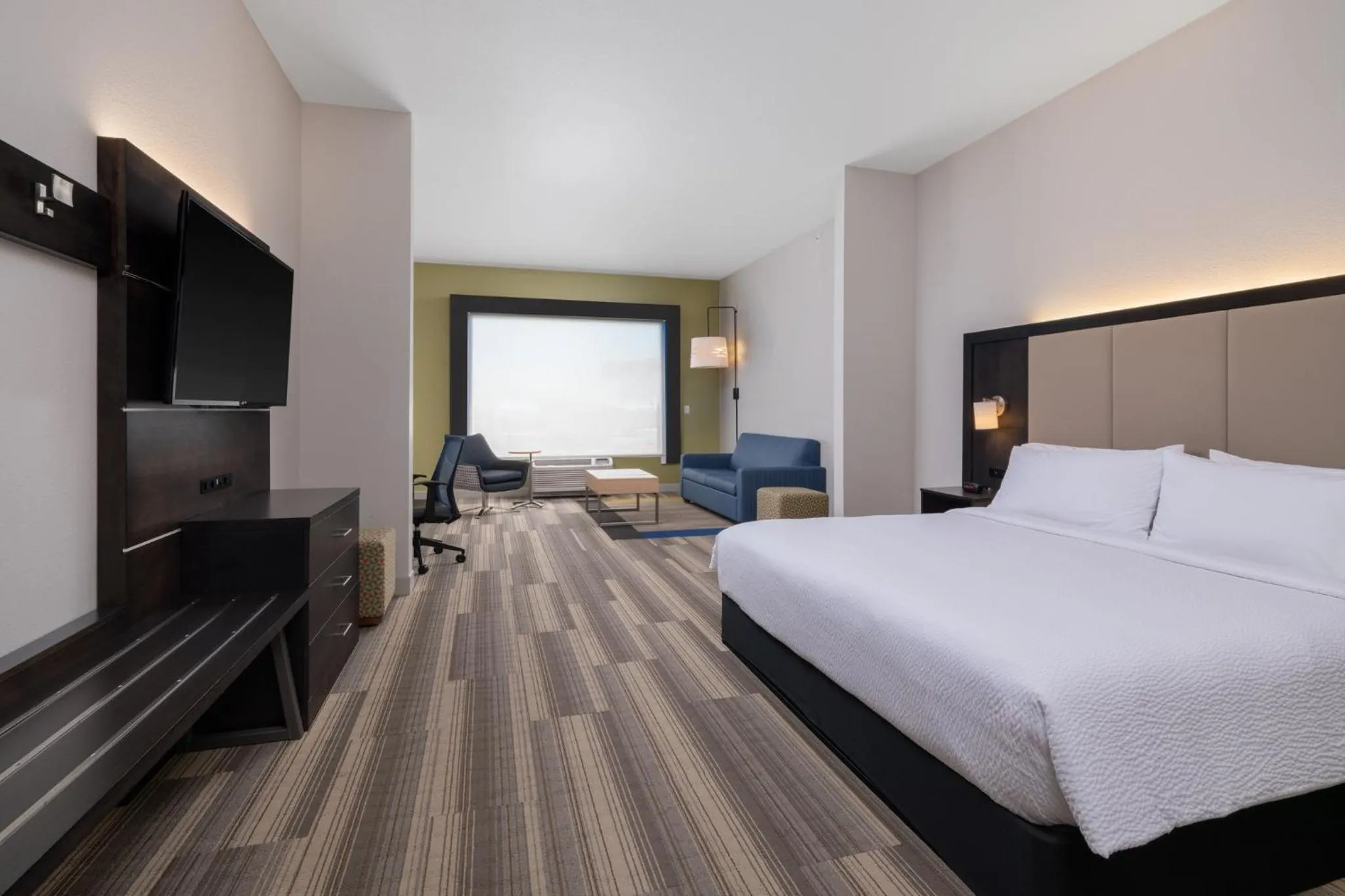 Photo of the whole room in Holiday Inn Express & Suites Lakeland South by IHG