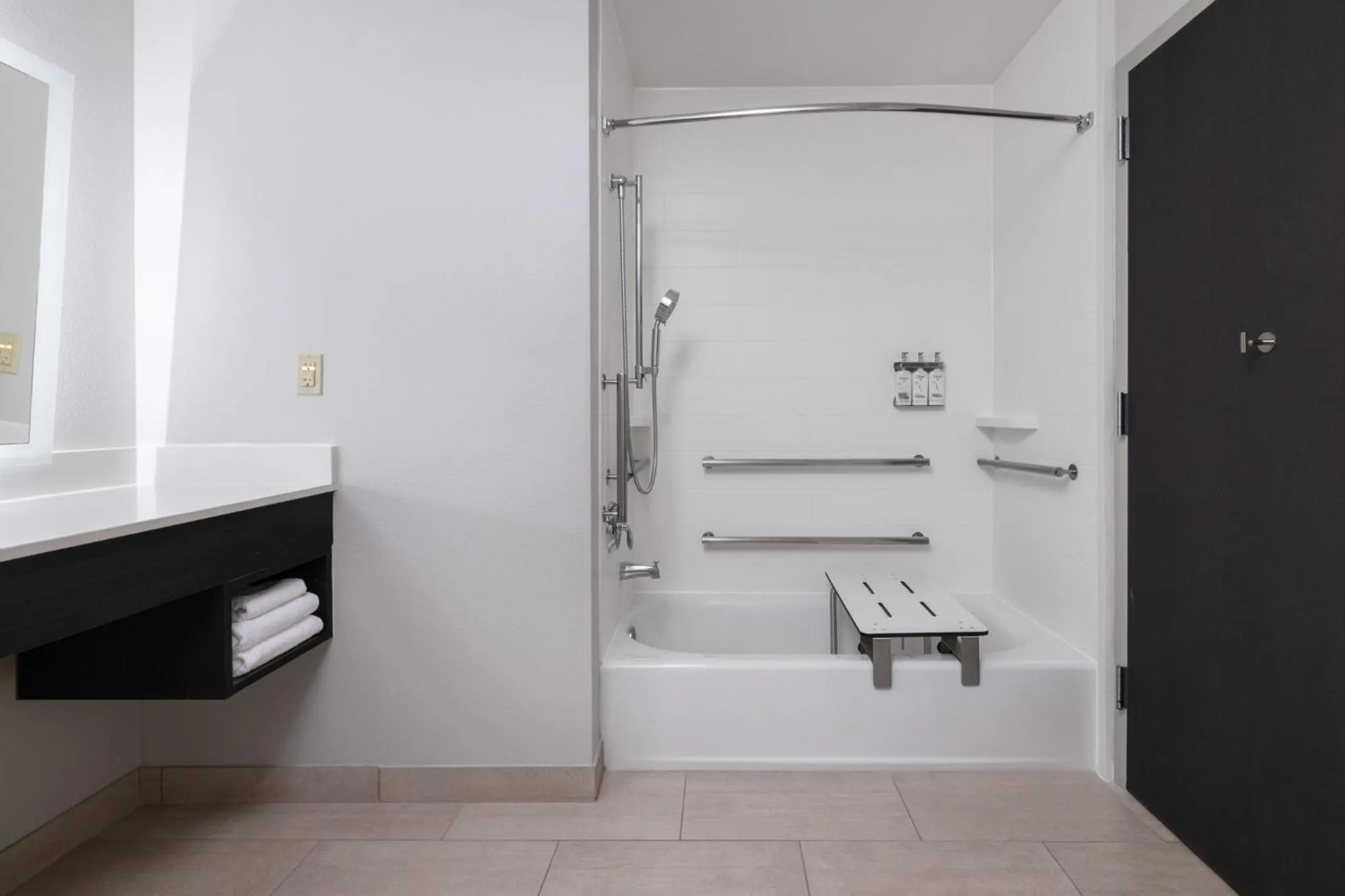 Bathroom in Holiday Inn Express & Suites Lakeland South by IHG