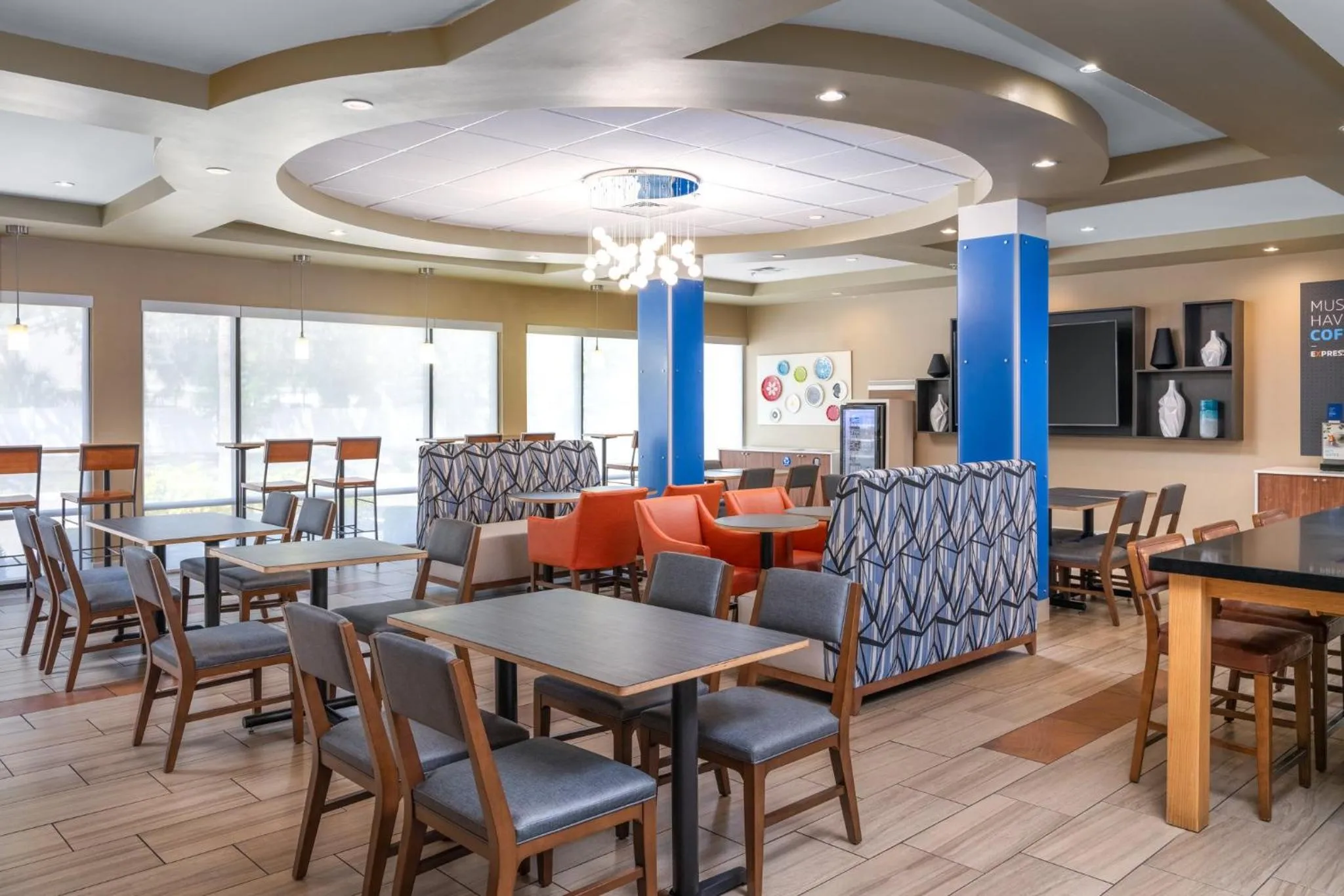 Breakfast in Holiday Inn Express & Suites Lakeland South by IHG