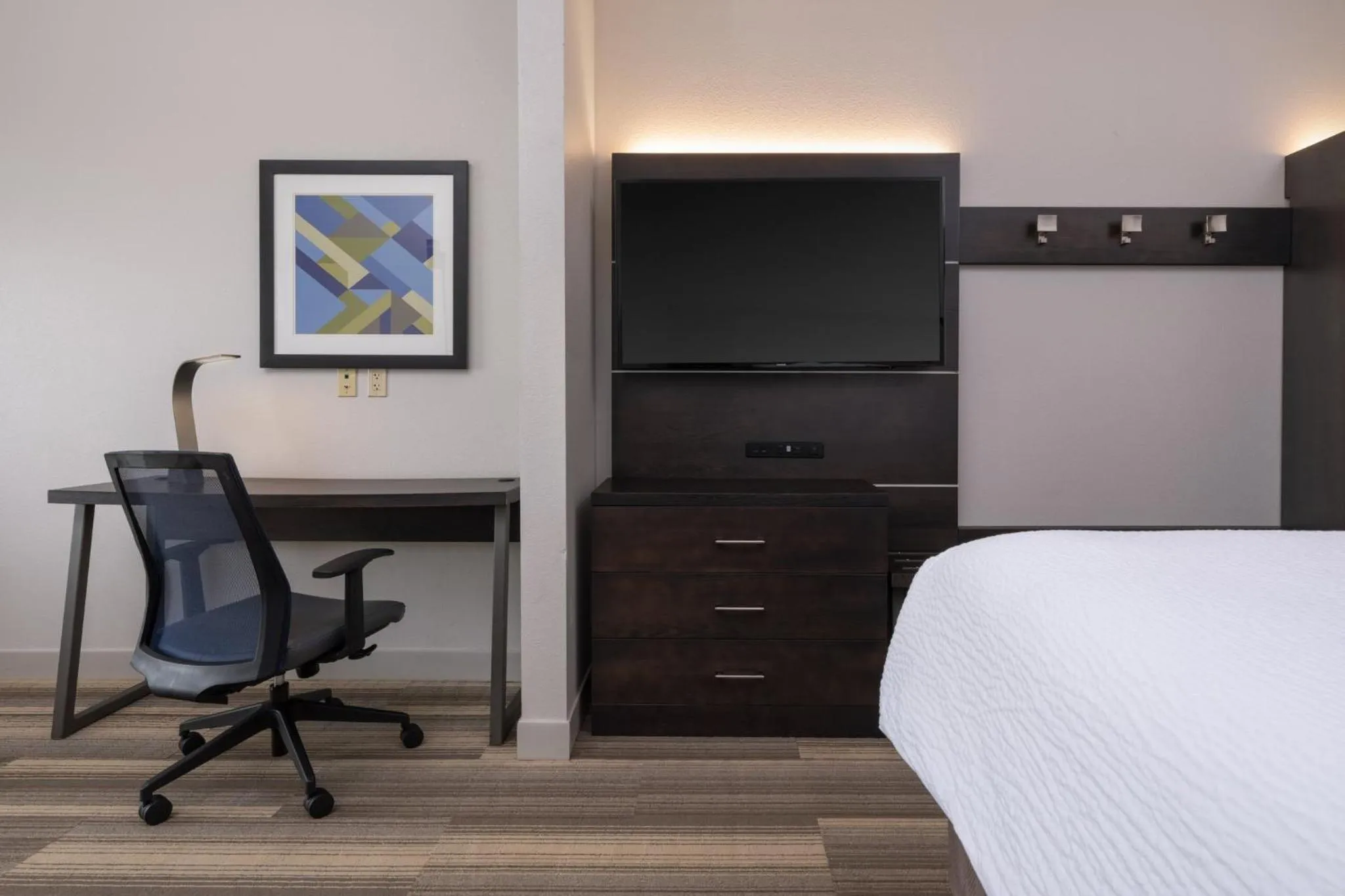 Bedroom in Holiday Inn Express & Suites Lakeland South by IHG