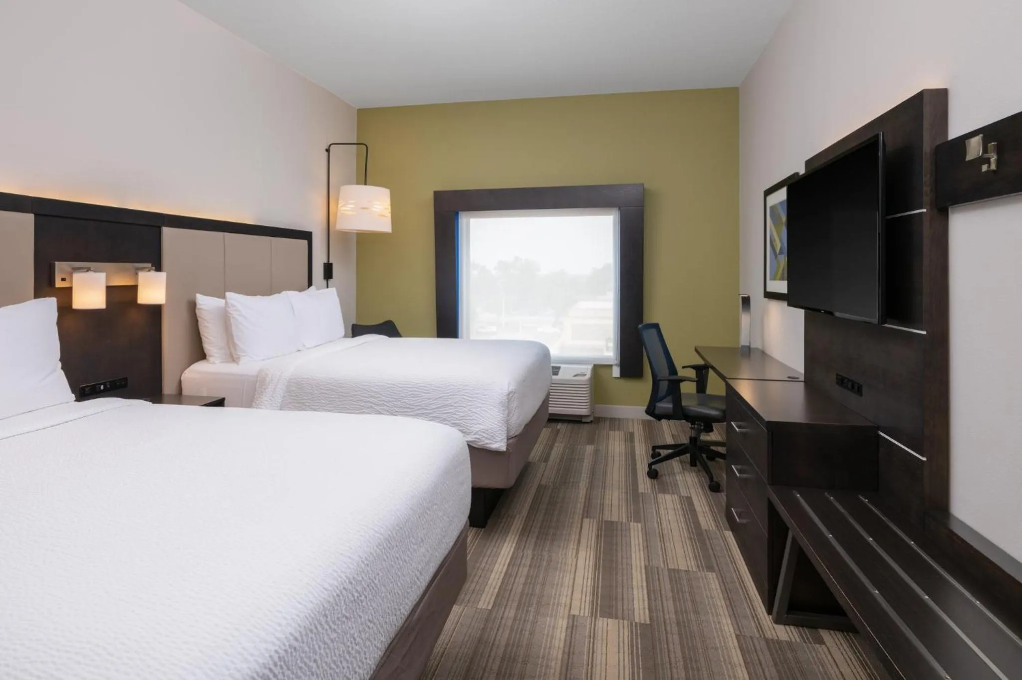 Photo of the whole room in Holiday Inn Express & Suites Lakeland South by IHG