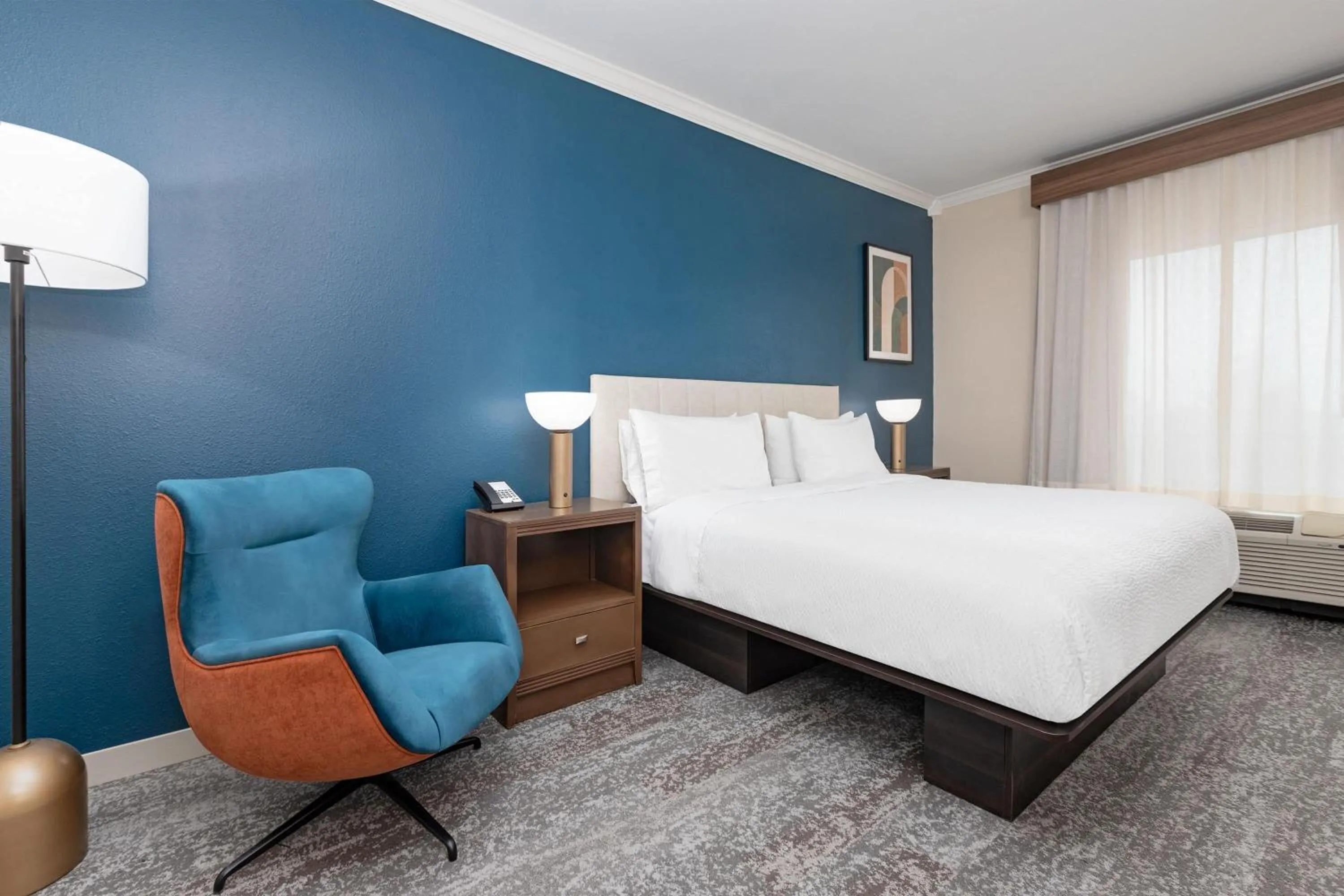 Photo of the whole room, Bed in Wyndham Lake Charles