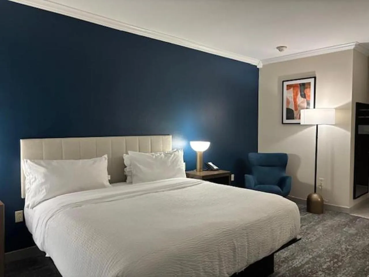 Bed in Wyndham Lake Charles