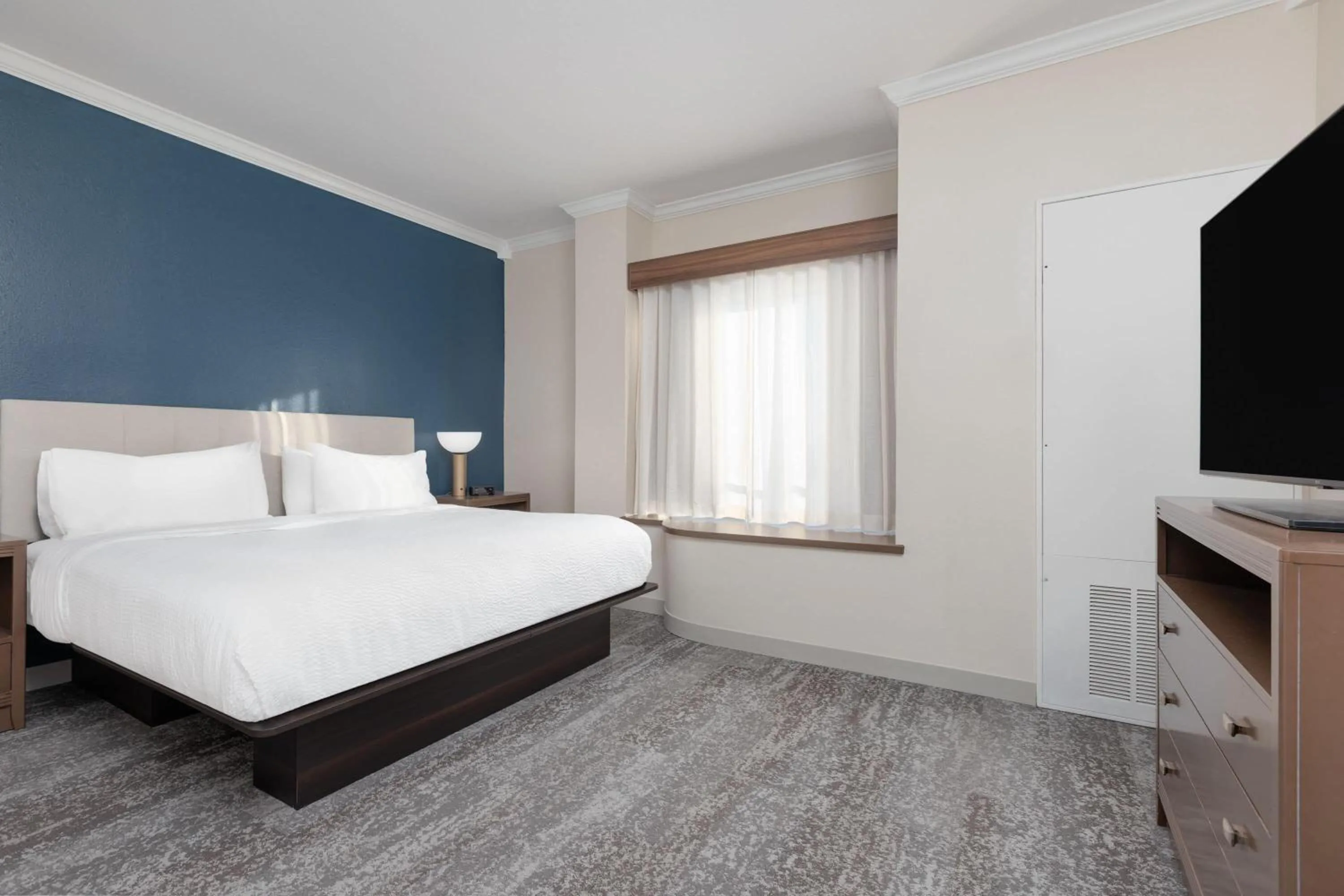 Photo of the whole room, Bed in Wyndham Lake Charles