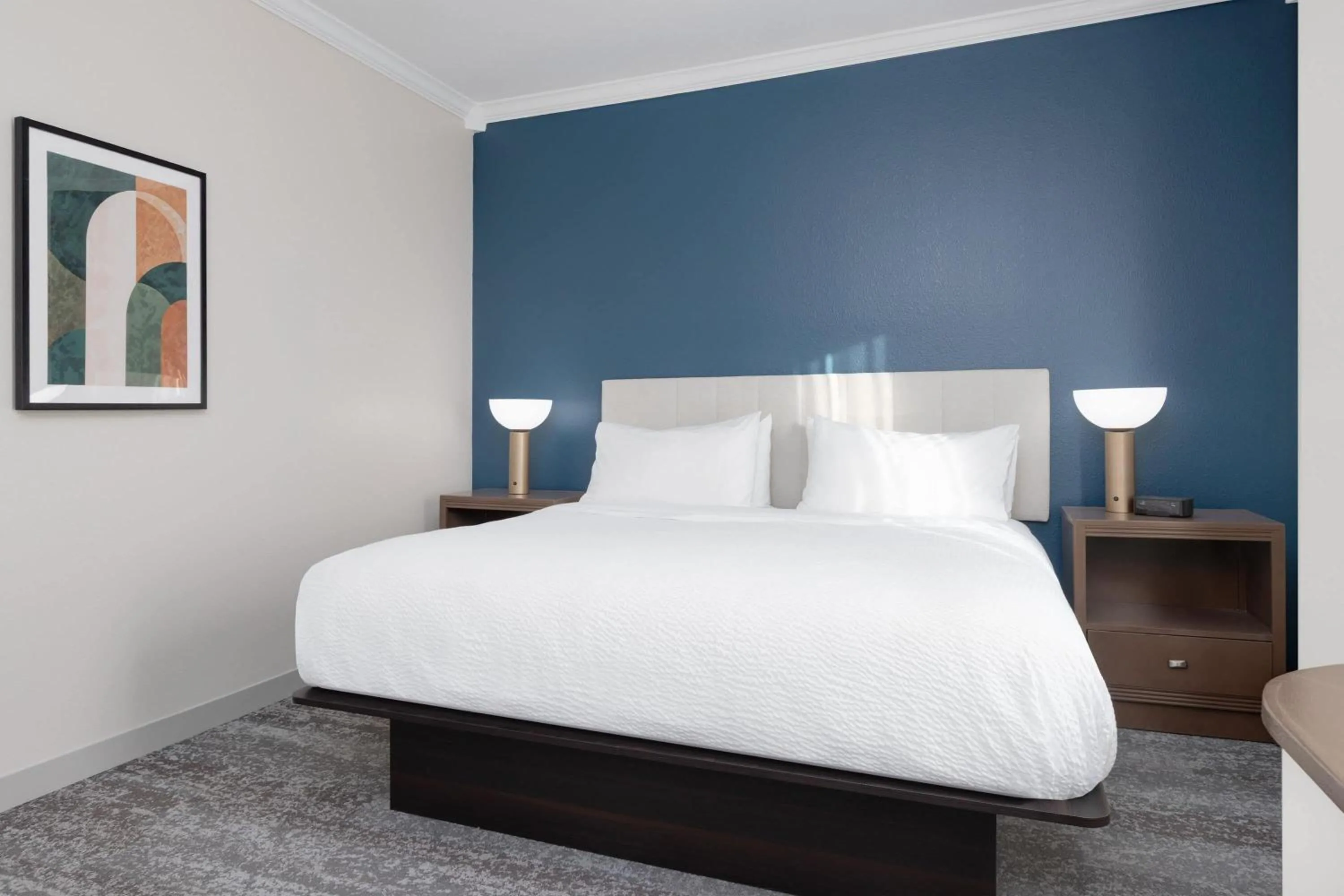 Photo of the whole room, Bed in Wyndham Lake Charles