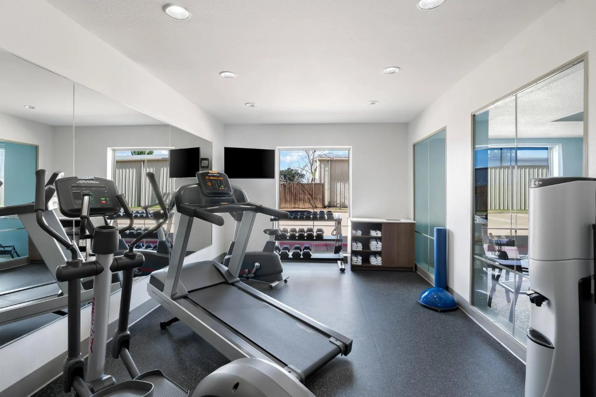 Spa and wellness centre/facilities in Holiday Inn Express & Suites Morrilton by IHG