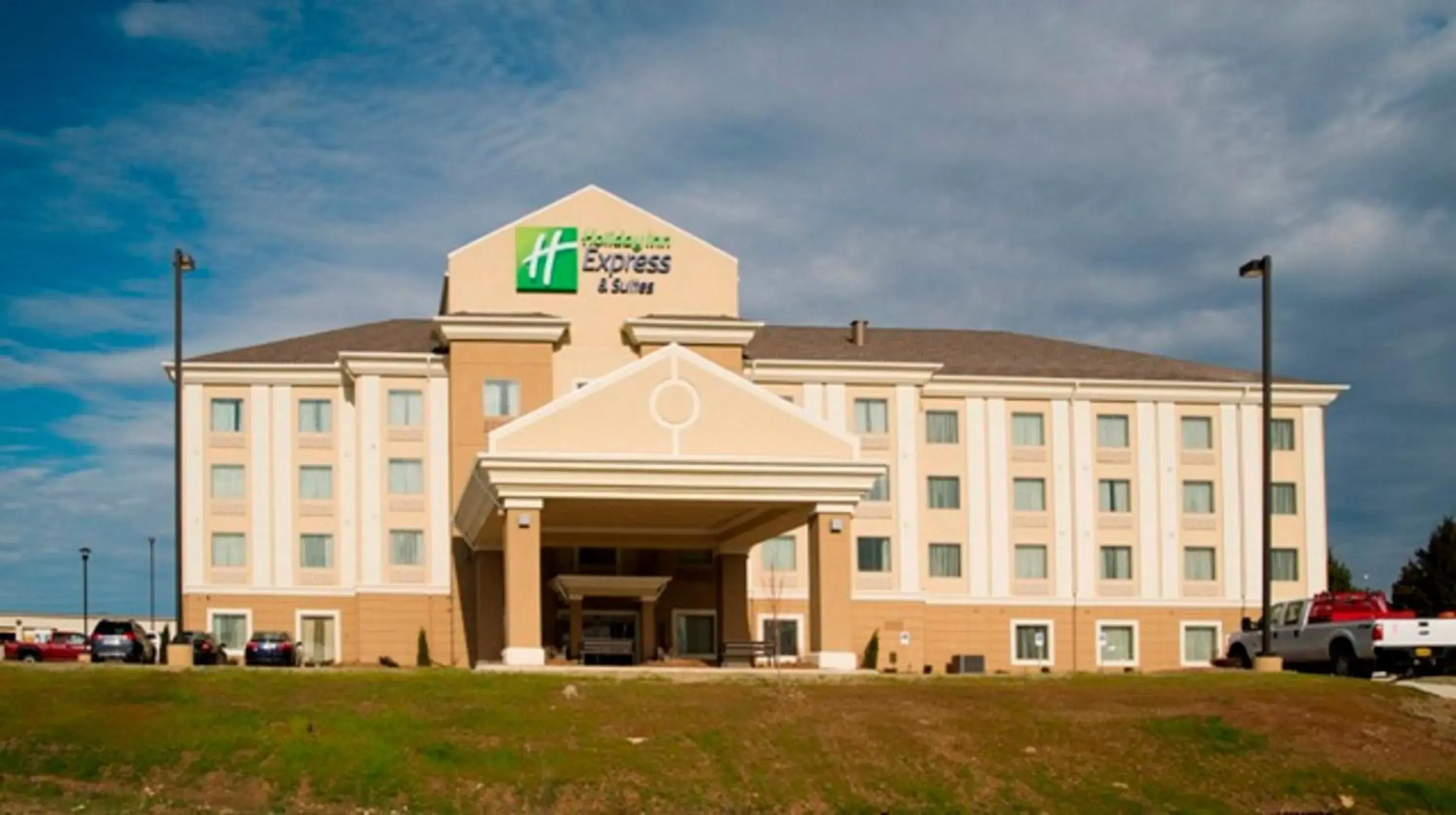 Property building in Holiday Inn Express & Suites Morrilton by IHG Property building in Holiday Inn Express & Suites Morrilton by IHG