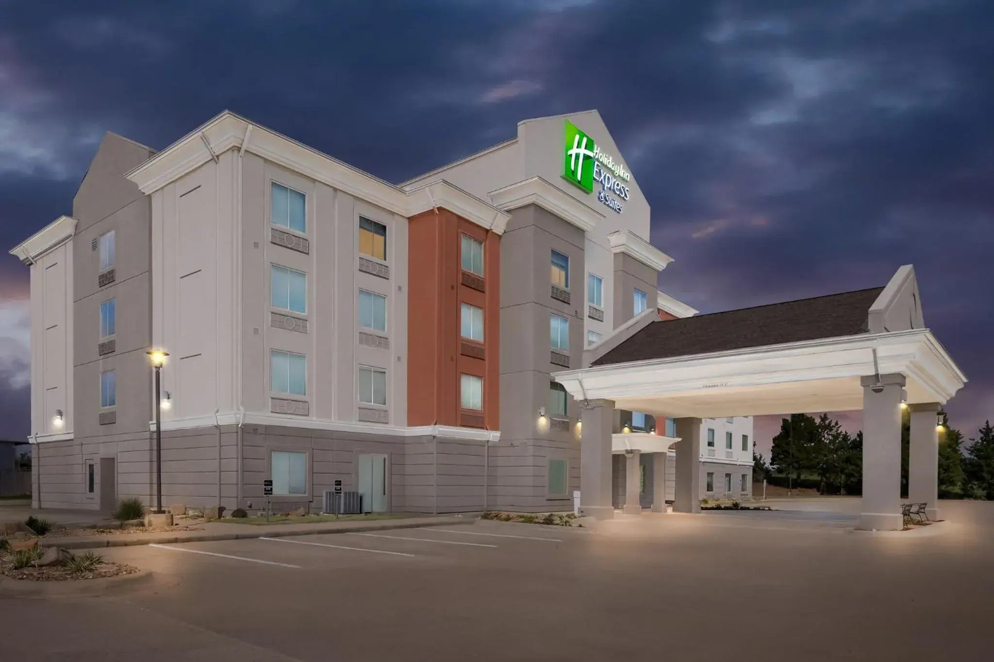 Property building in Holiday Inn Express & Suites Morrilton by IHG Property building in Holiday Inn Express & Suites Morrilton by IHG