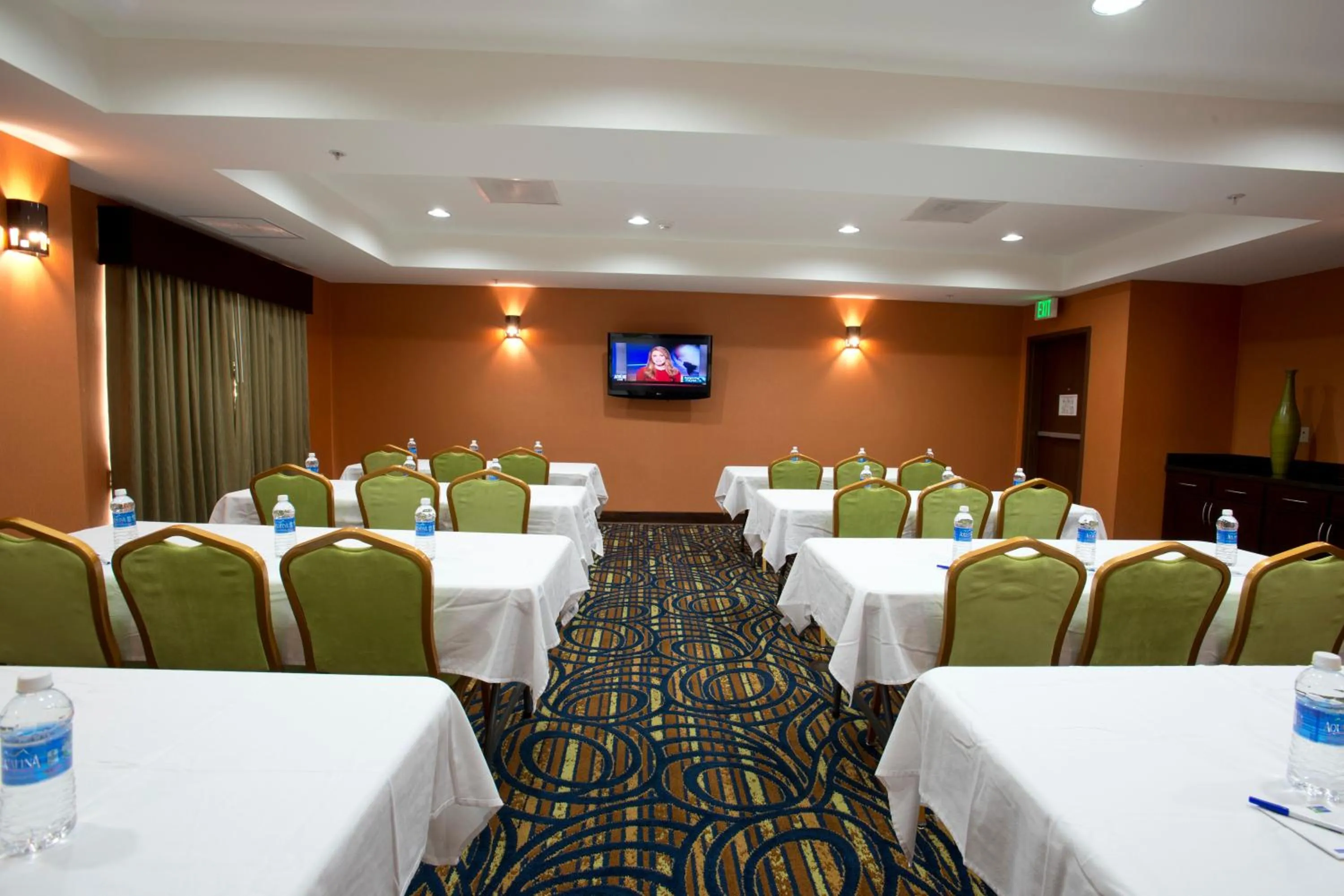 Meeting/conference room in Holiday Inn Express & Suites Morrilton by IHG