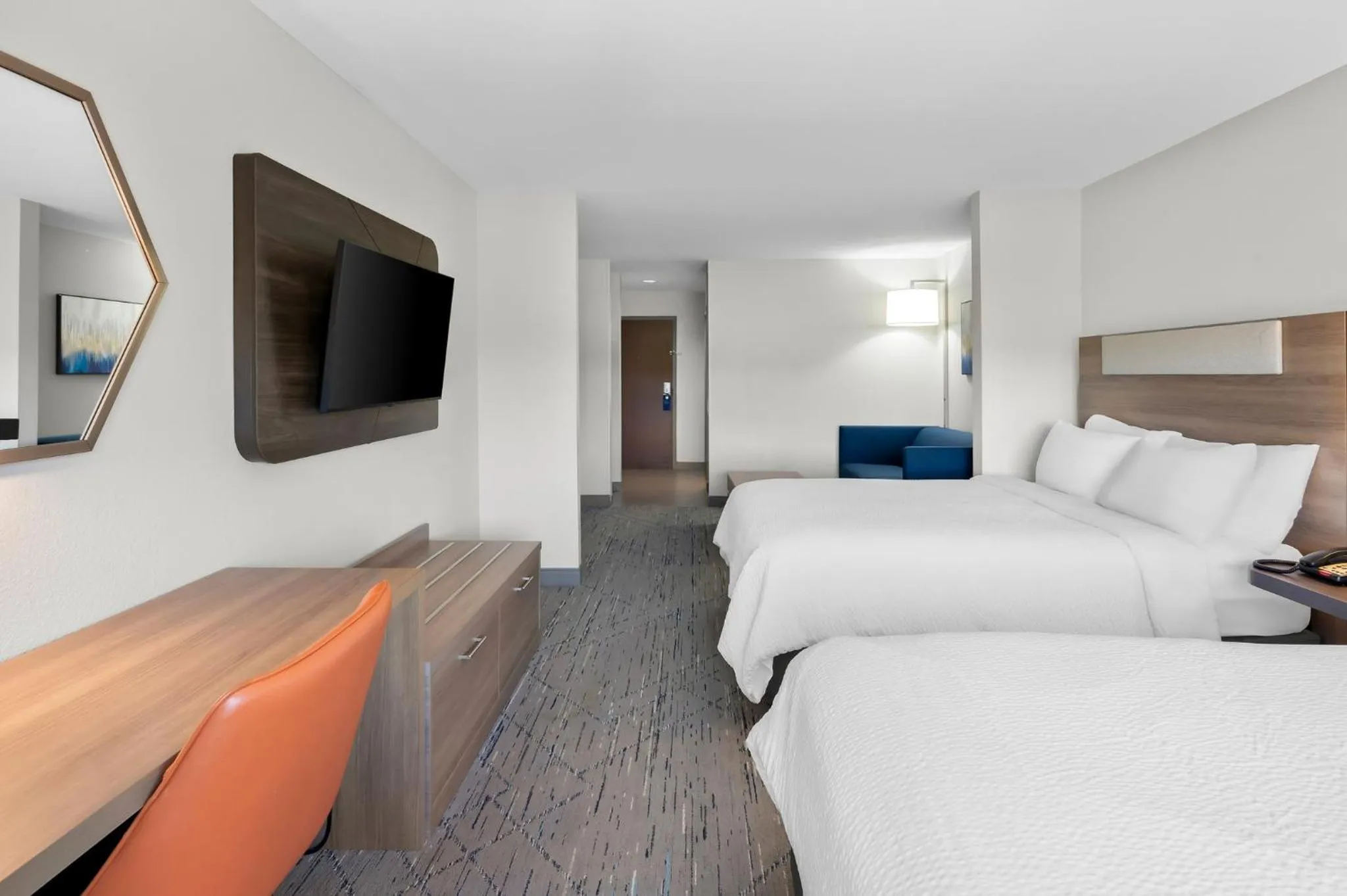 Photo of the whole room, Bed in Holiday Inn Express & Suites Morrilton by IHG