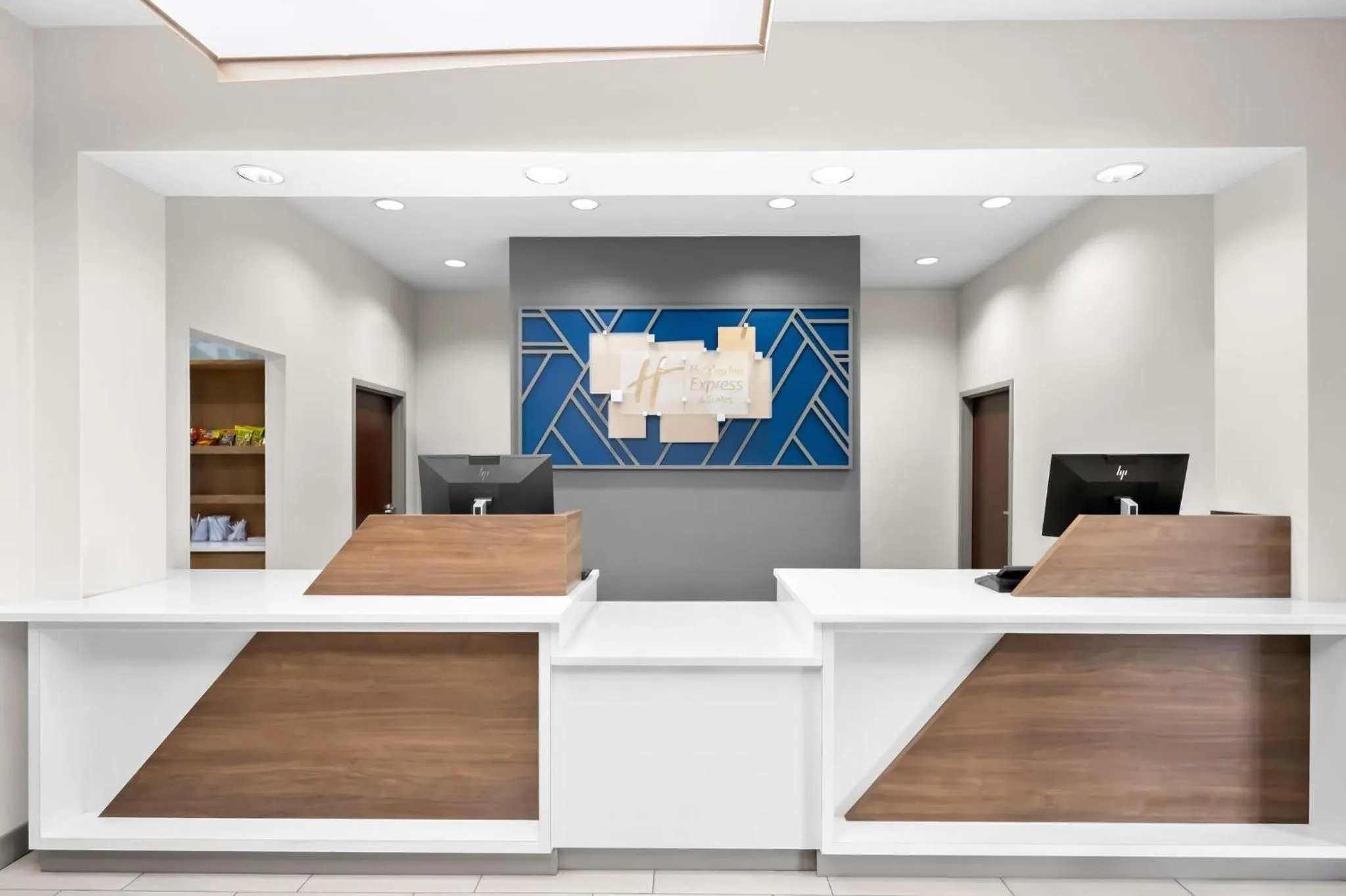 Property building in Holiday Inn Express & Suites Morrilton by IHG