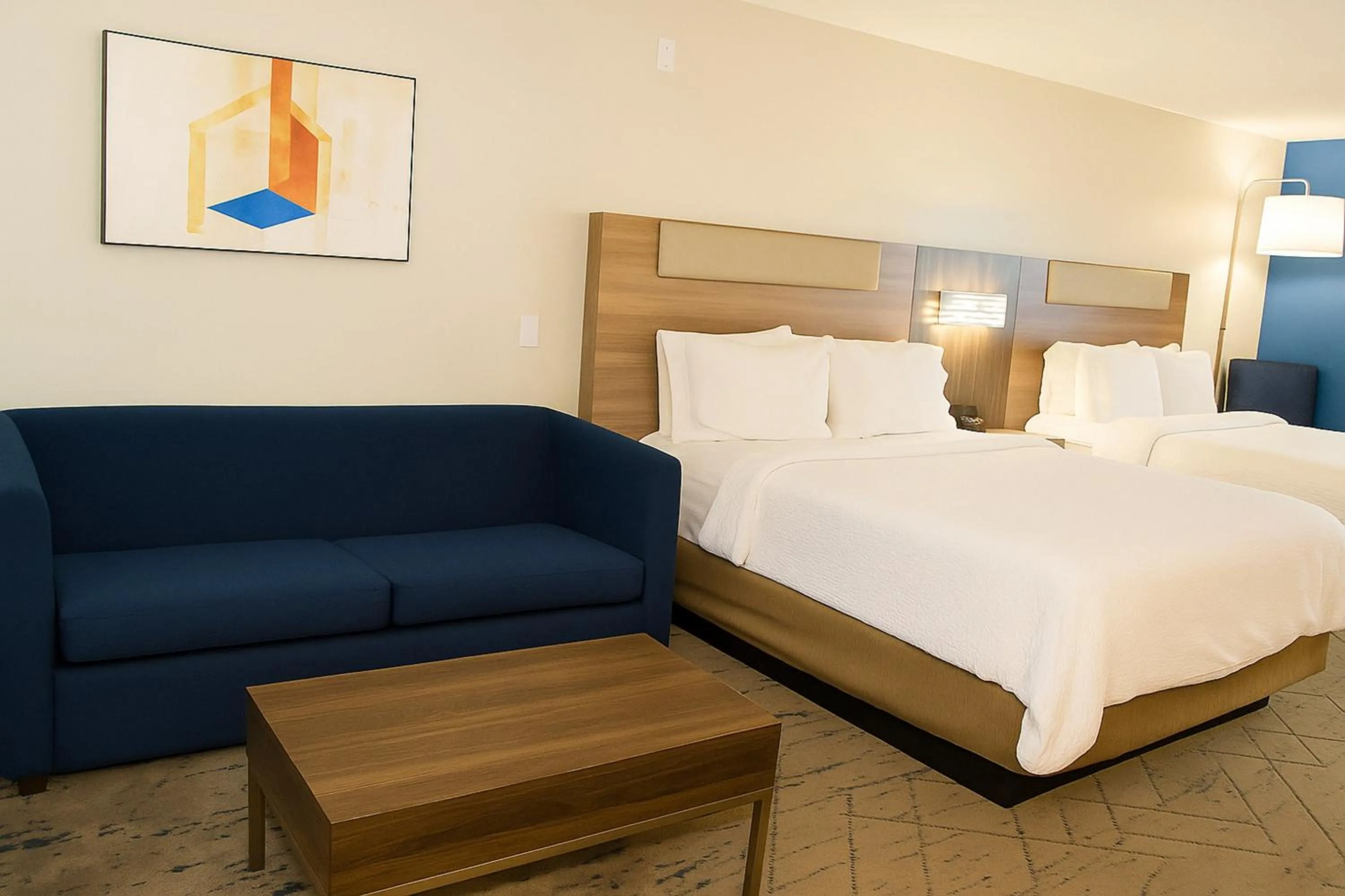 Photo of the whole room, Bed in Holiday Inn Express & Suites Alliance by IHG