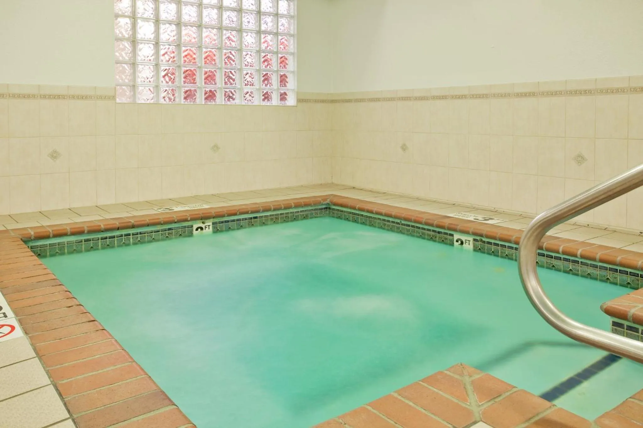 Swimming pool in Spark By Hilton Lansing