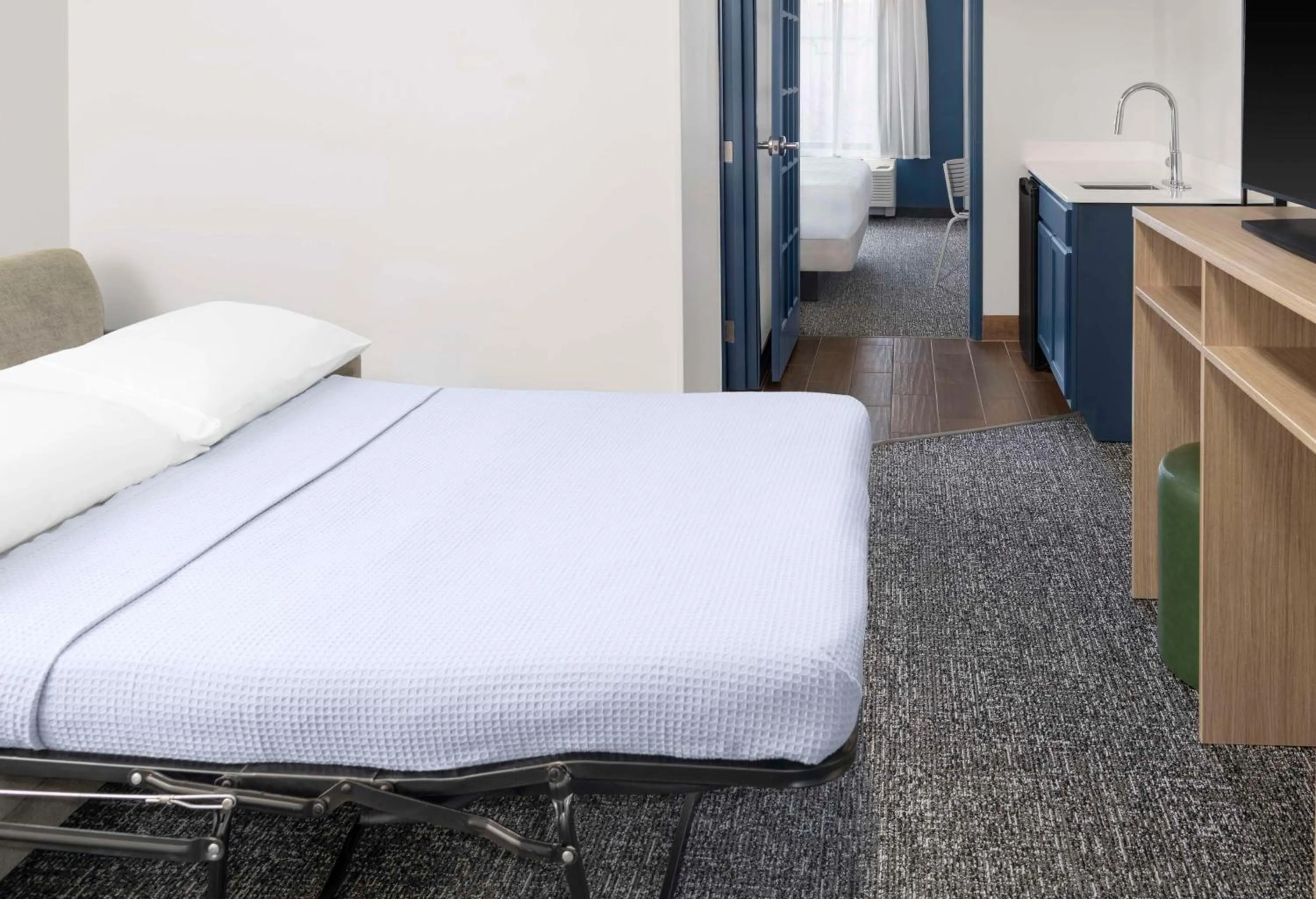 Living room, Bed in Spark By Hilton Lansing