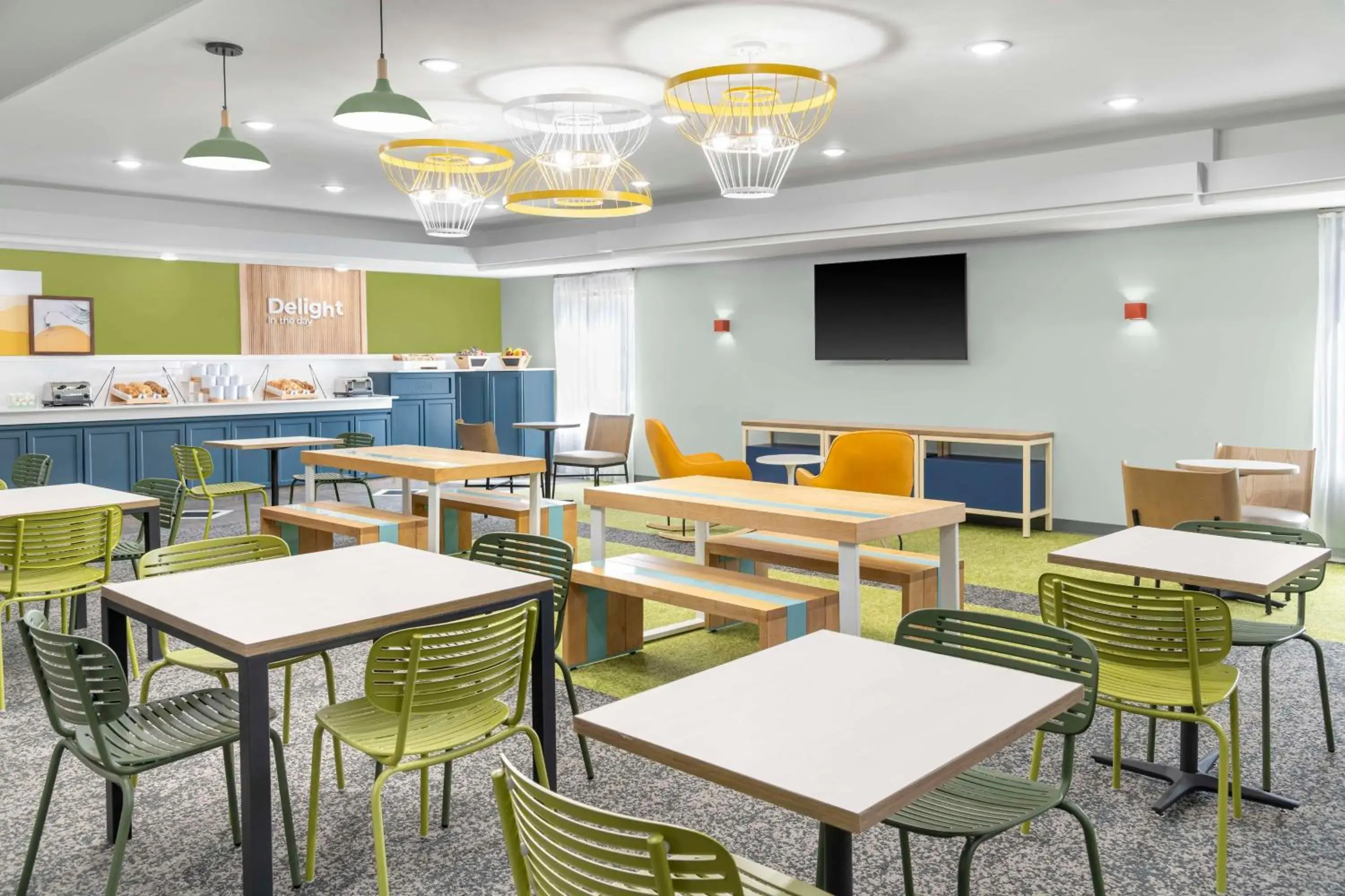 Breakfast in Spark By Hilton Lansing Breakfast in Spark By Hilton Lansing