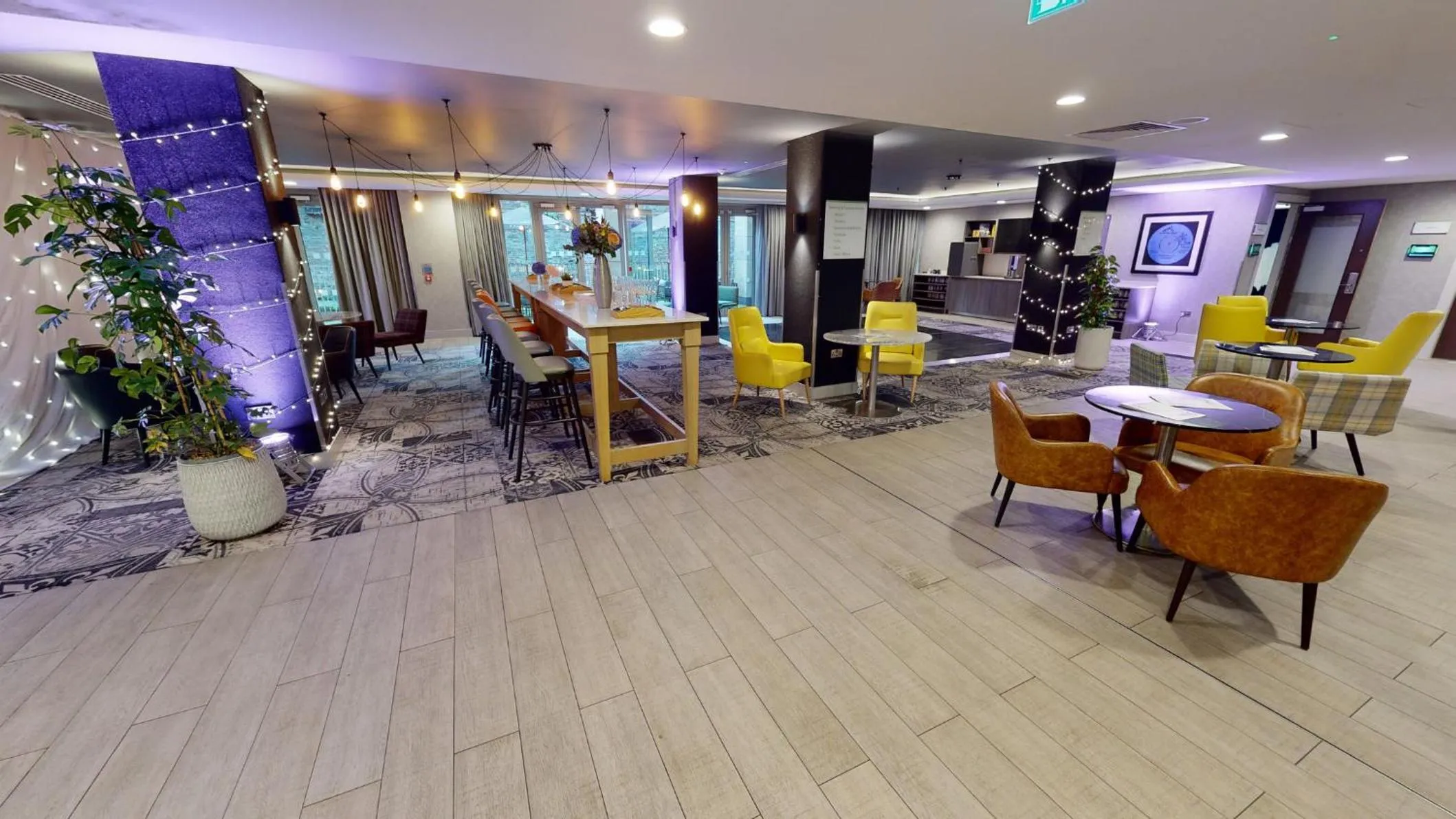 Restaurant/places to eat in Holiday Inn Manchester - City Centre by IHG