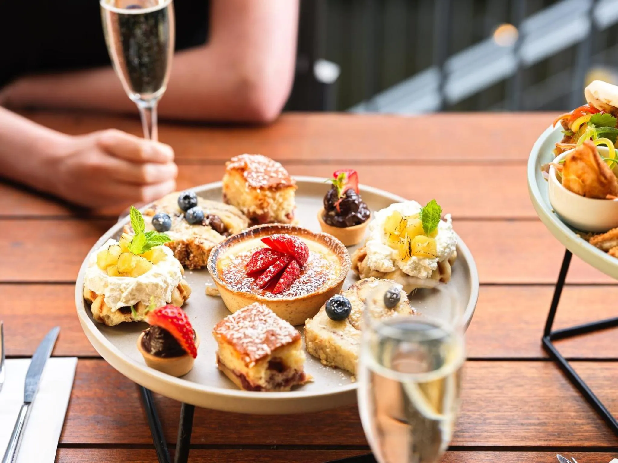 Restaurant/places to eat in Holiday Inn Manchester - City Centre by IHG