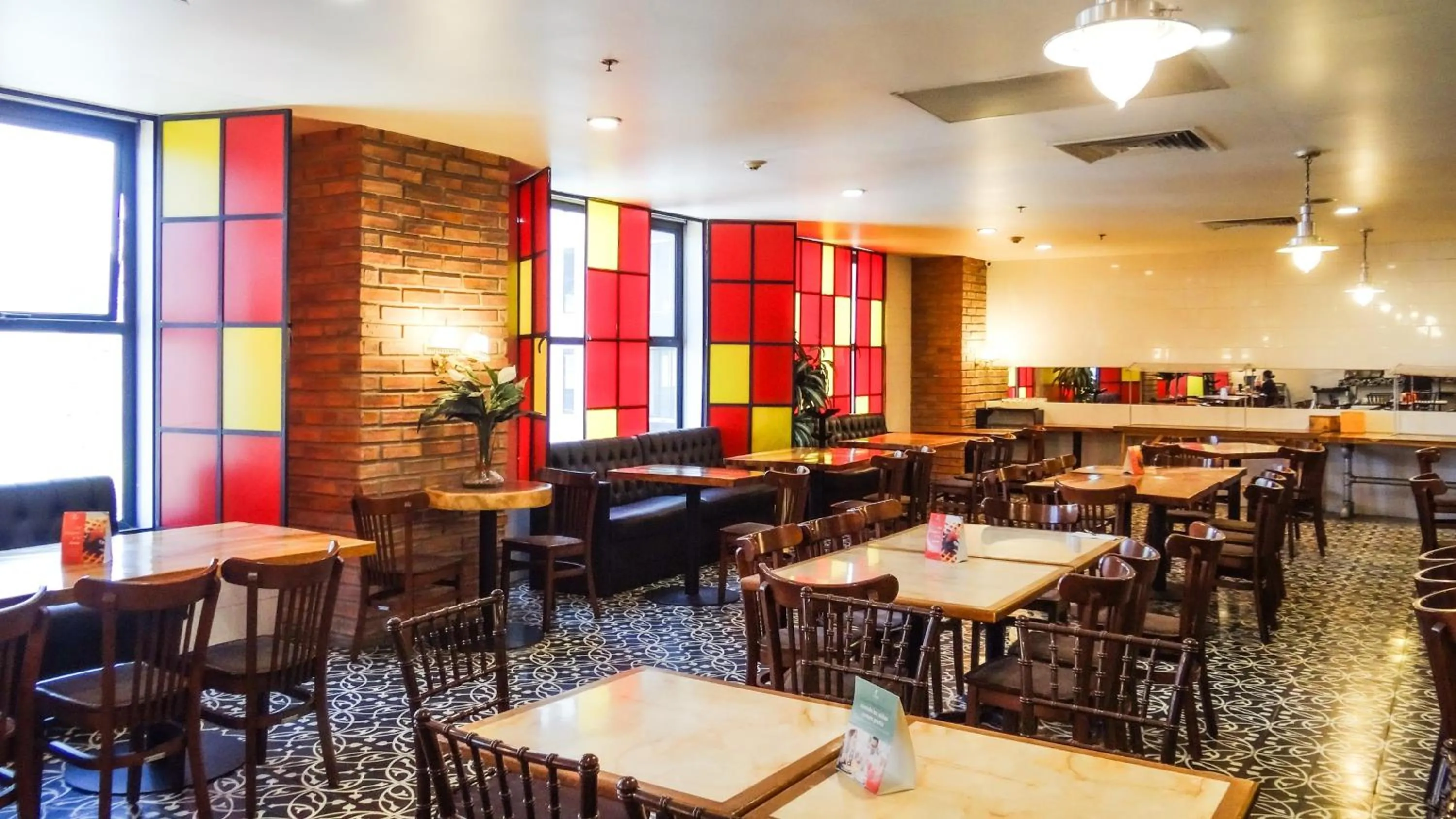 Restaurant/places to eat in Holiday Inn Mexico Santa Fe by IHG