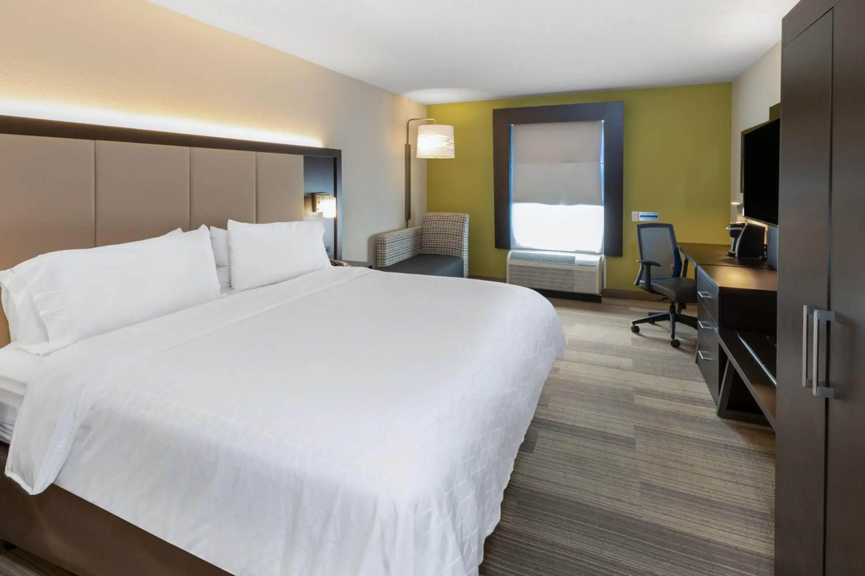 King Room - Mobility Access/Hearing Accessible in Holiday Inn Express Minden by IHG King Room - Mobility Access/Hearing Accessible in Holiday Inn Express Minden by IHG