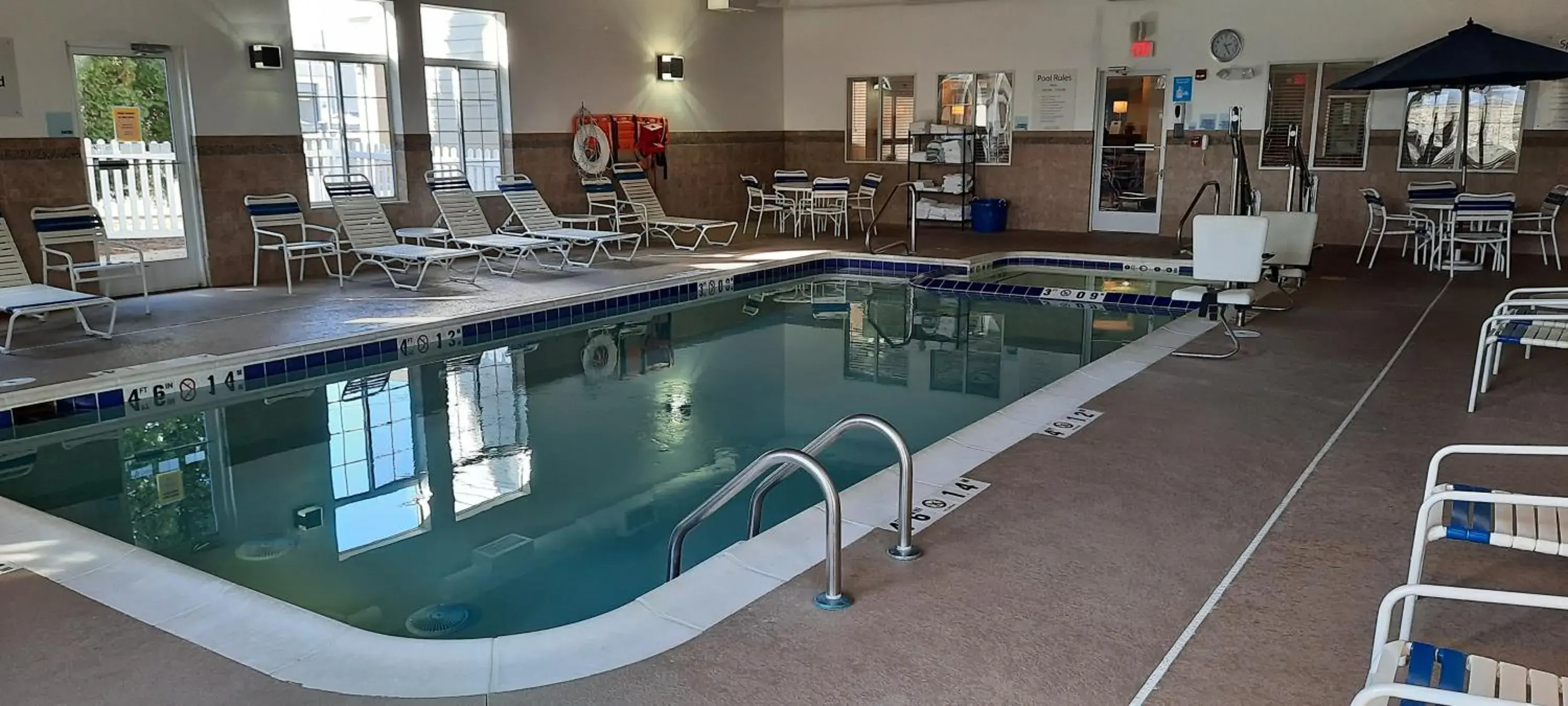 Swimming pool in Holiday Inn Express & Suites New Buffalo, MI by IHG Swimming pool in Holiday Inn Express & Suites New Buffalo, MI by IHG