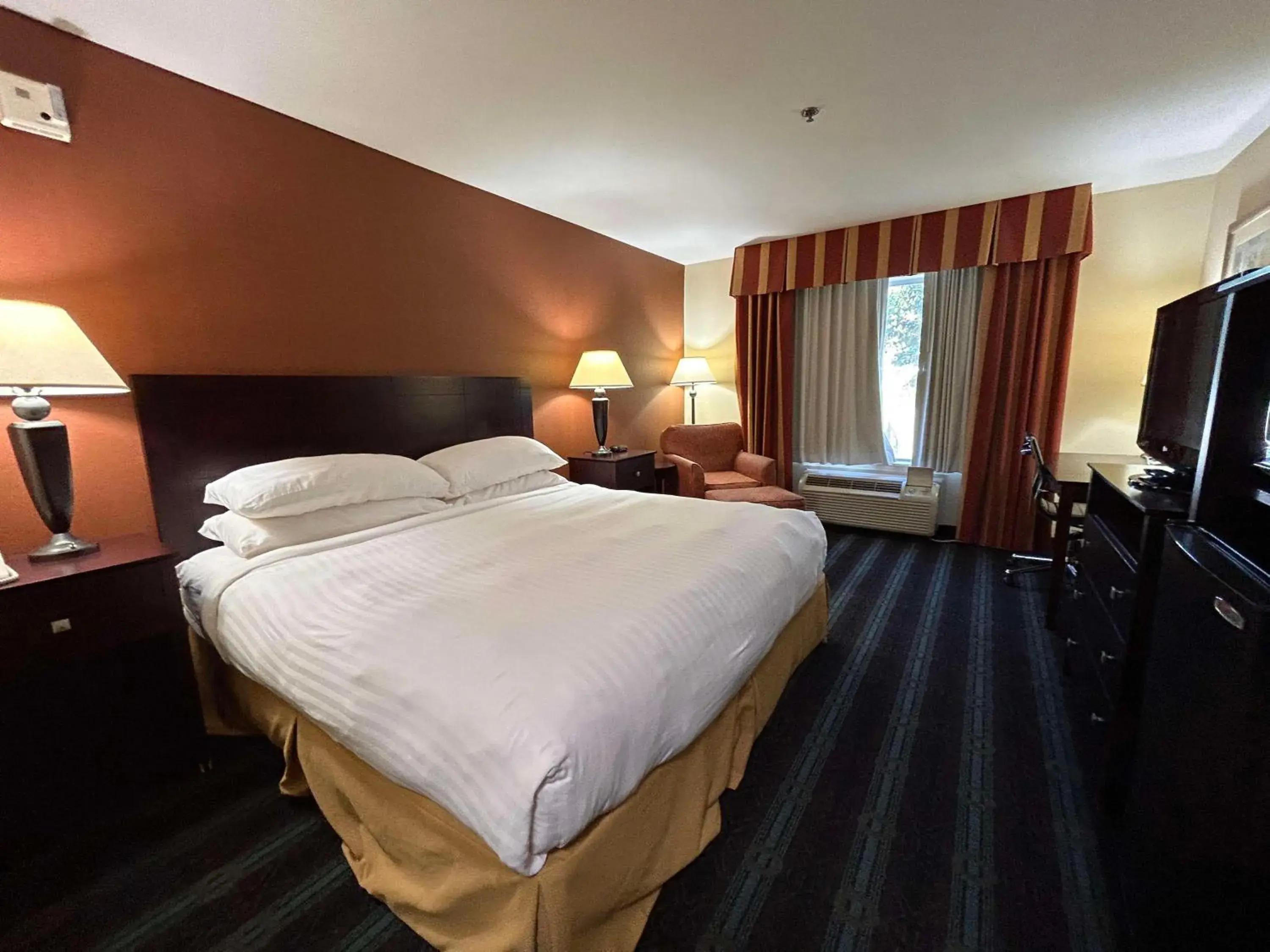 King Room with Bath Tub - Disability Access/Non-Smoking in Express Inn Leesville Ft Johnson, SureStay Collection by Best Western King Room with Bath Tub - Disability Access/Non-Smoking in Express Inn Leesville Ft Johnson, SureStay Collection by Best Western