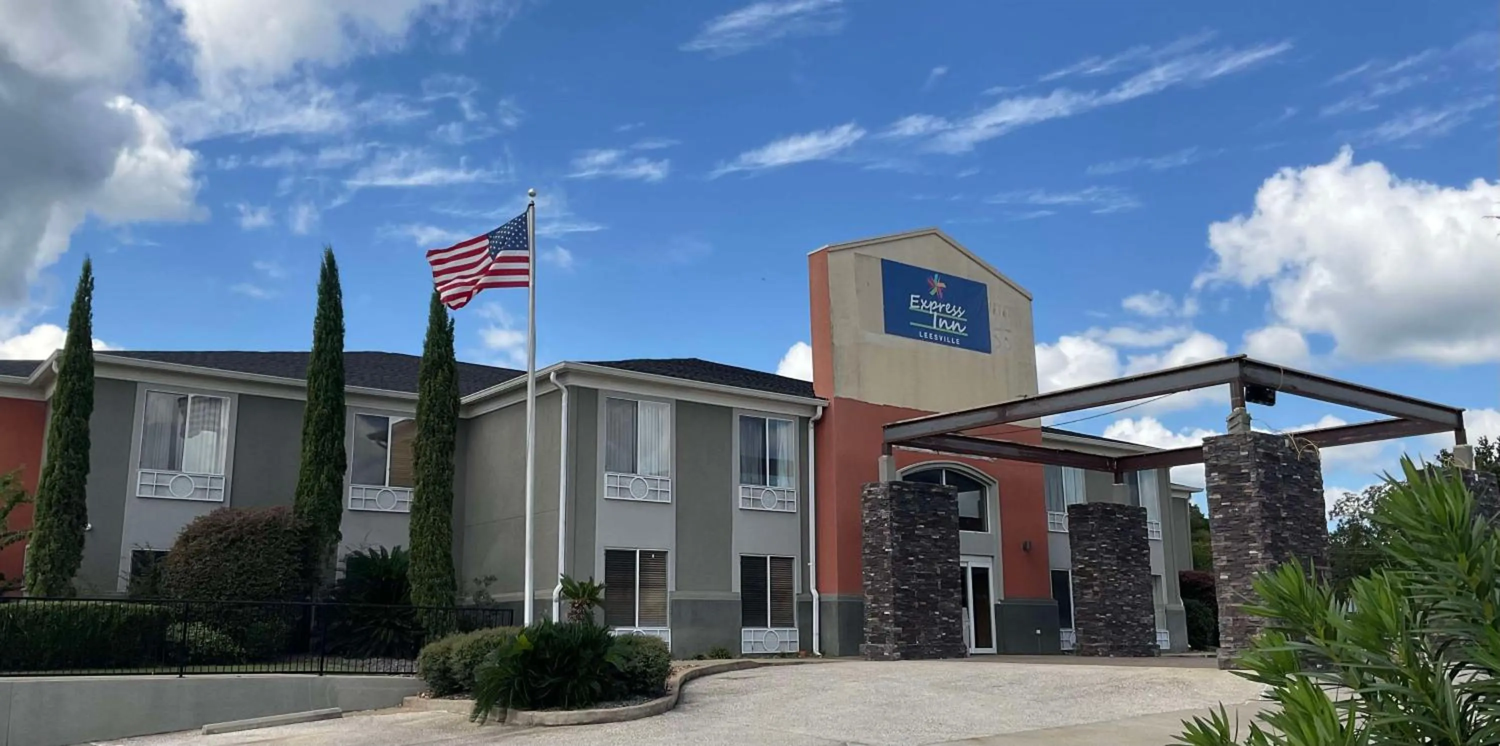 Property building in Express Inn Leesville Ft Johnson, SureStay Collection by Best Western