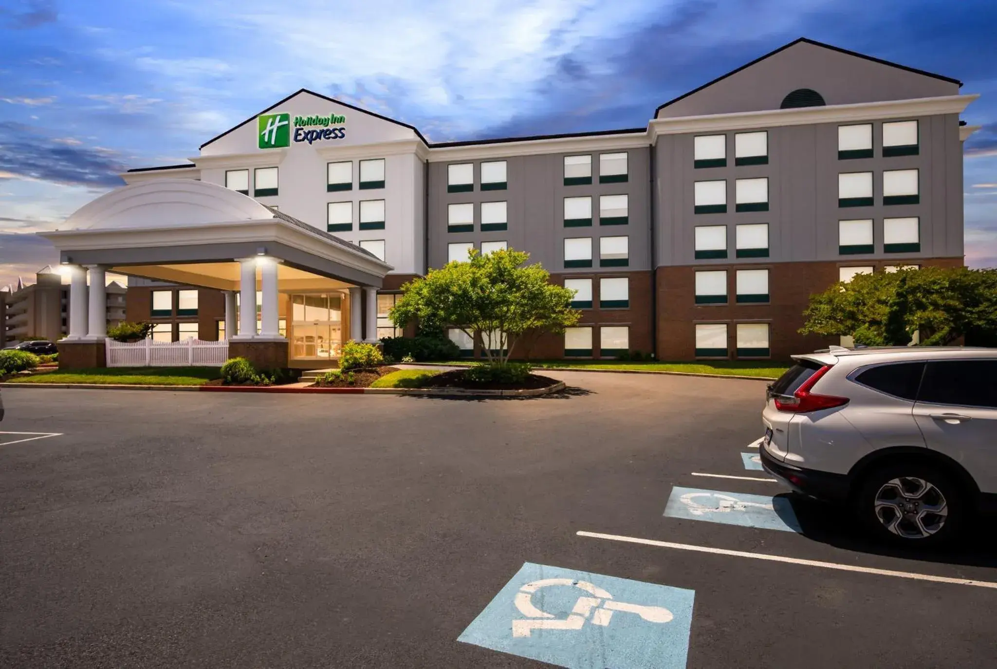 Property building in Holiday Inn Express & Suites - Ocean City by IHG Property building in Holiday Inn Express & Suites - Ocean City by IHG