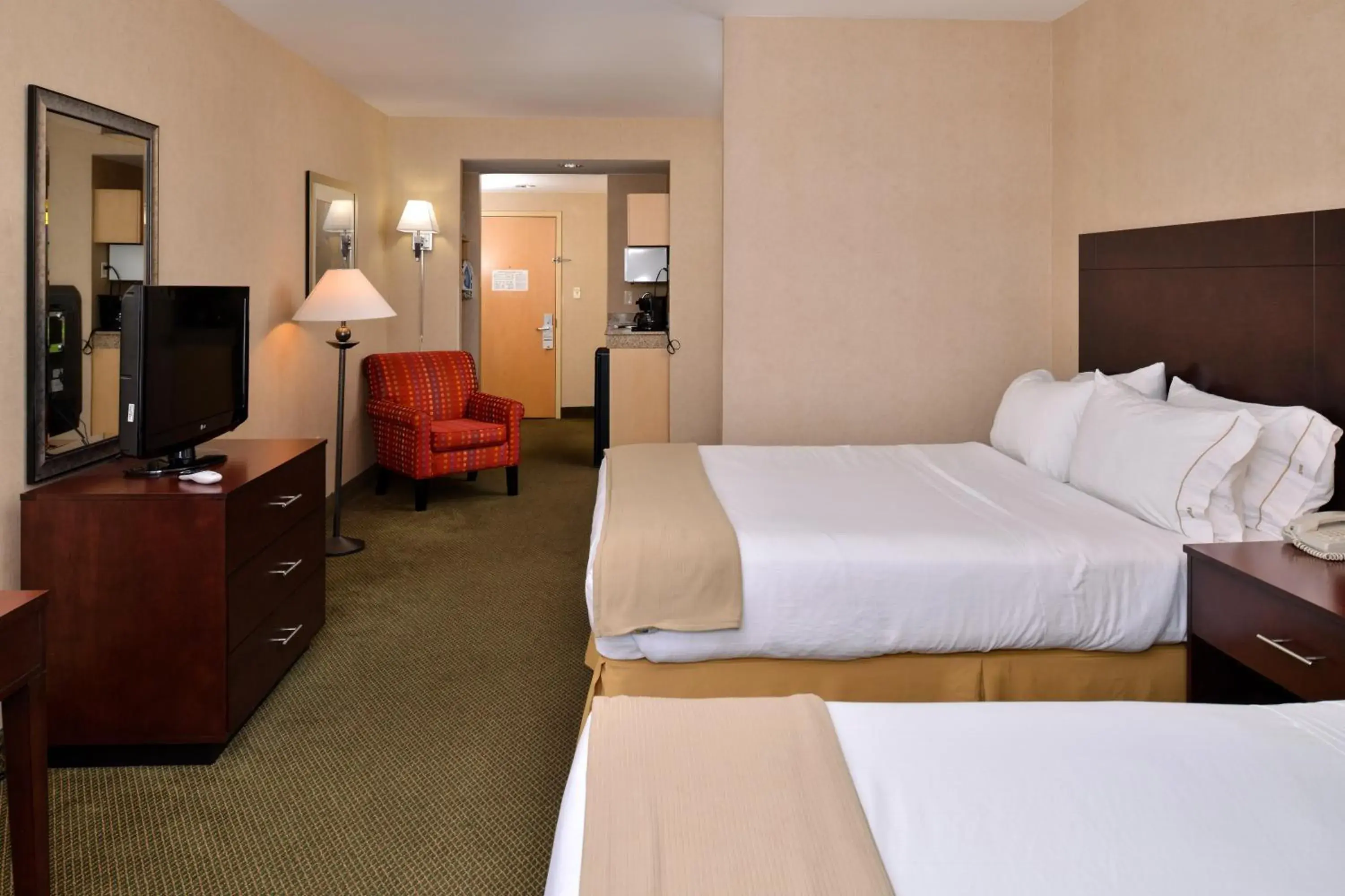 Photo of the whole room, Bed in Holiday Inn Express & Suites - Ocean City by IHG Photo of the whole room, Bed in Holiday Inn Express & Suites - Ocean City by IHG
