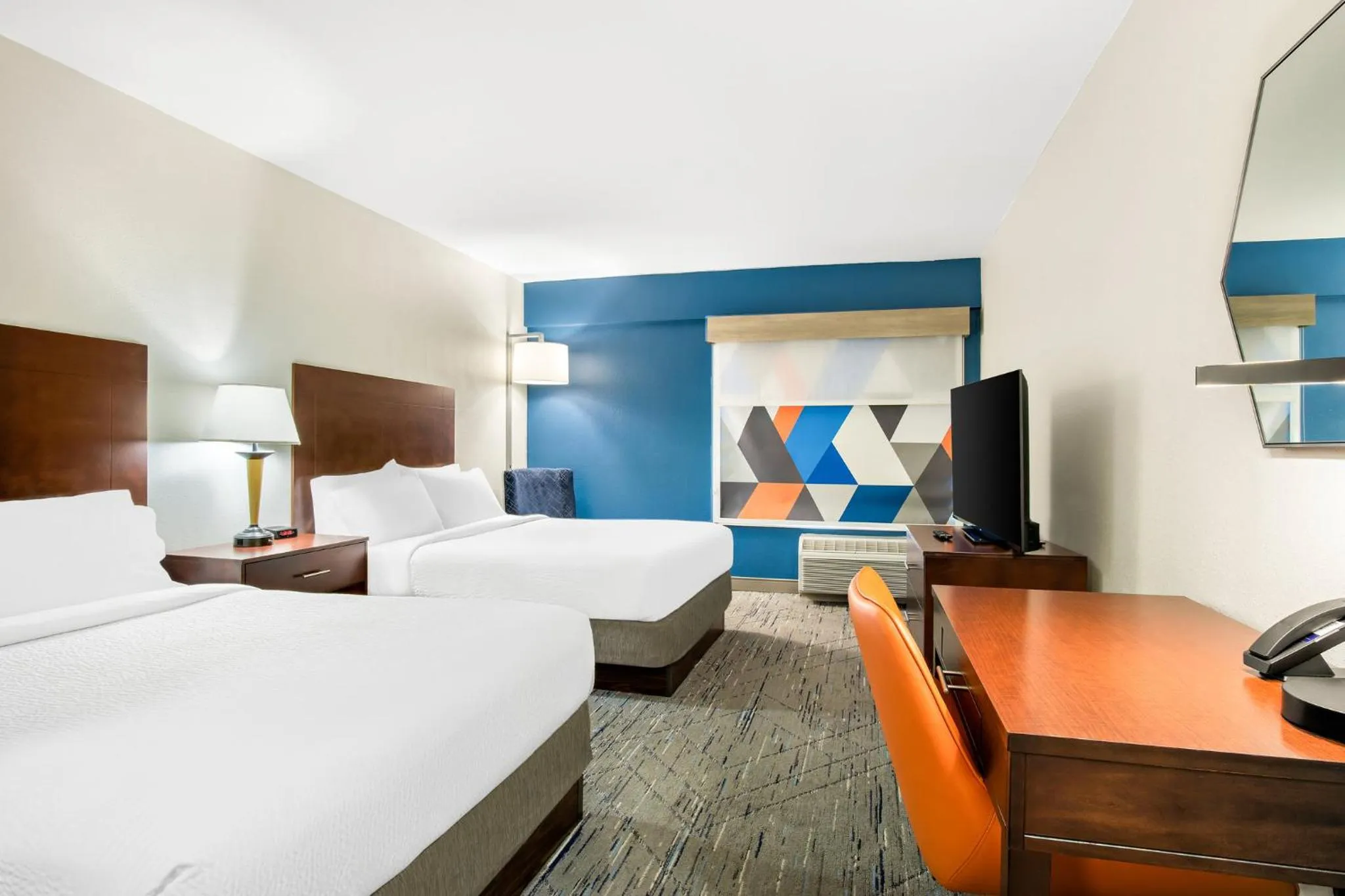 Photo of the whole room, Bed in Holiday Inn Express & Suites - Ocean City by IHG
