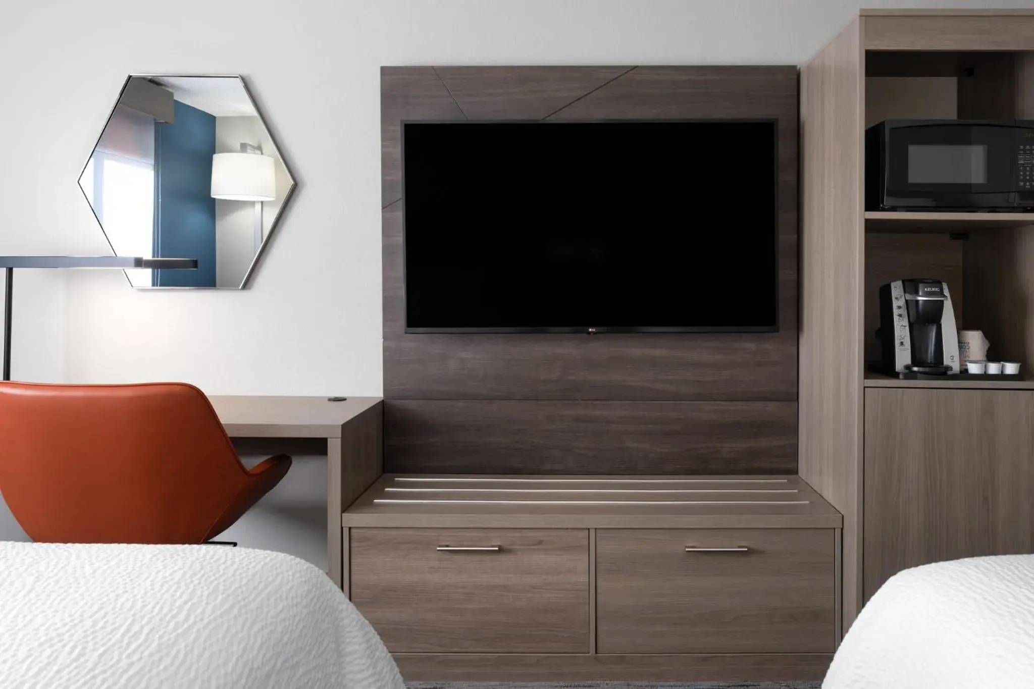 King Room - Mobility Access/Hearing Accessible in Holiday Inn Express & Suites Midwest City by IHG King Room - Mobility Access/Hearing Accessible in Holiday Inn Express & Suites Midwest City by IHG