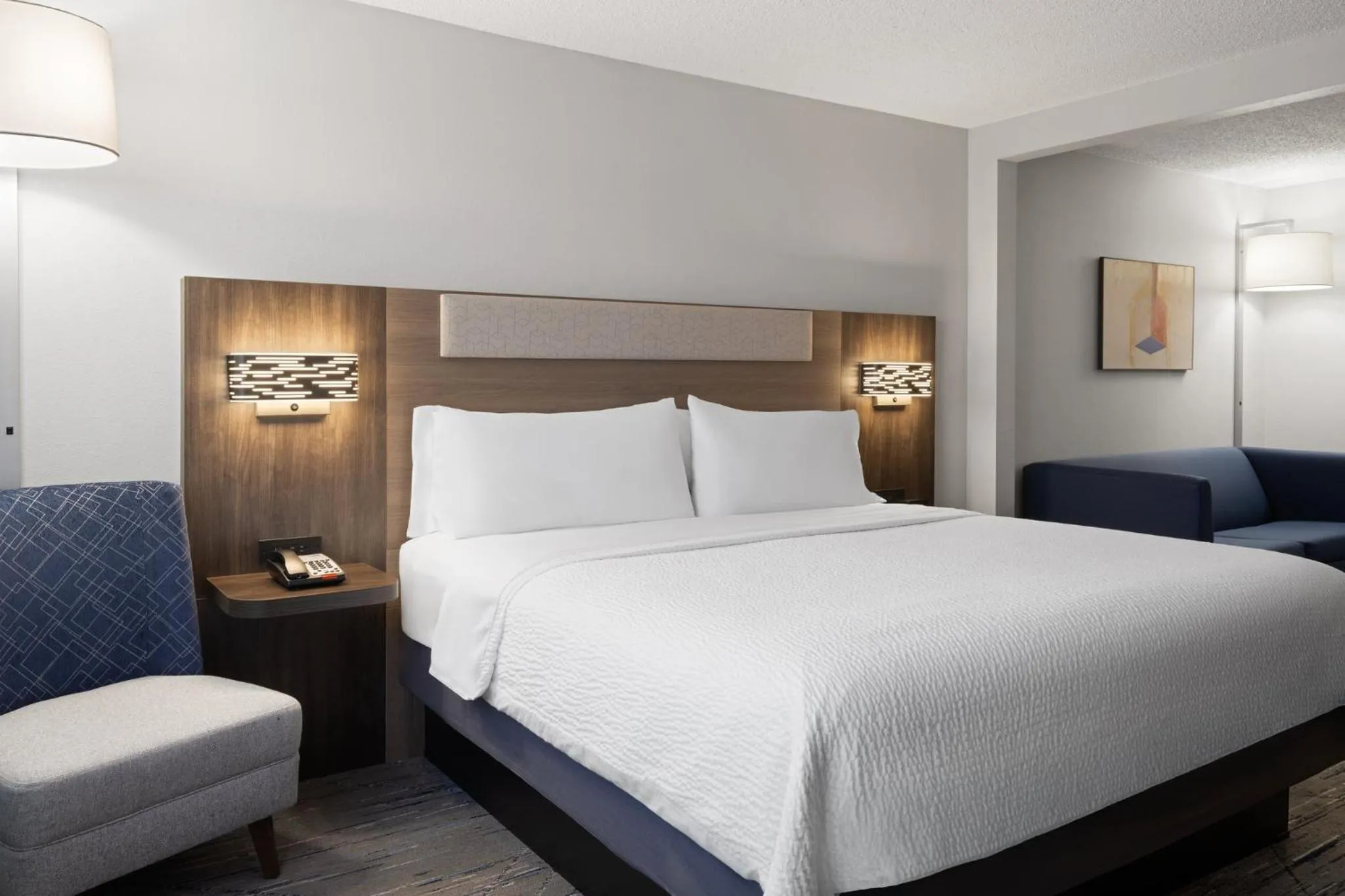 Bedroom, Bed in Holiday Inn Express & Suites Midwest City by IHG