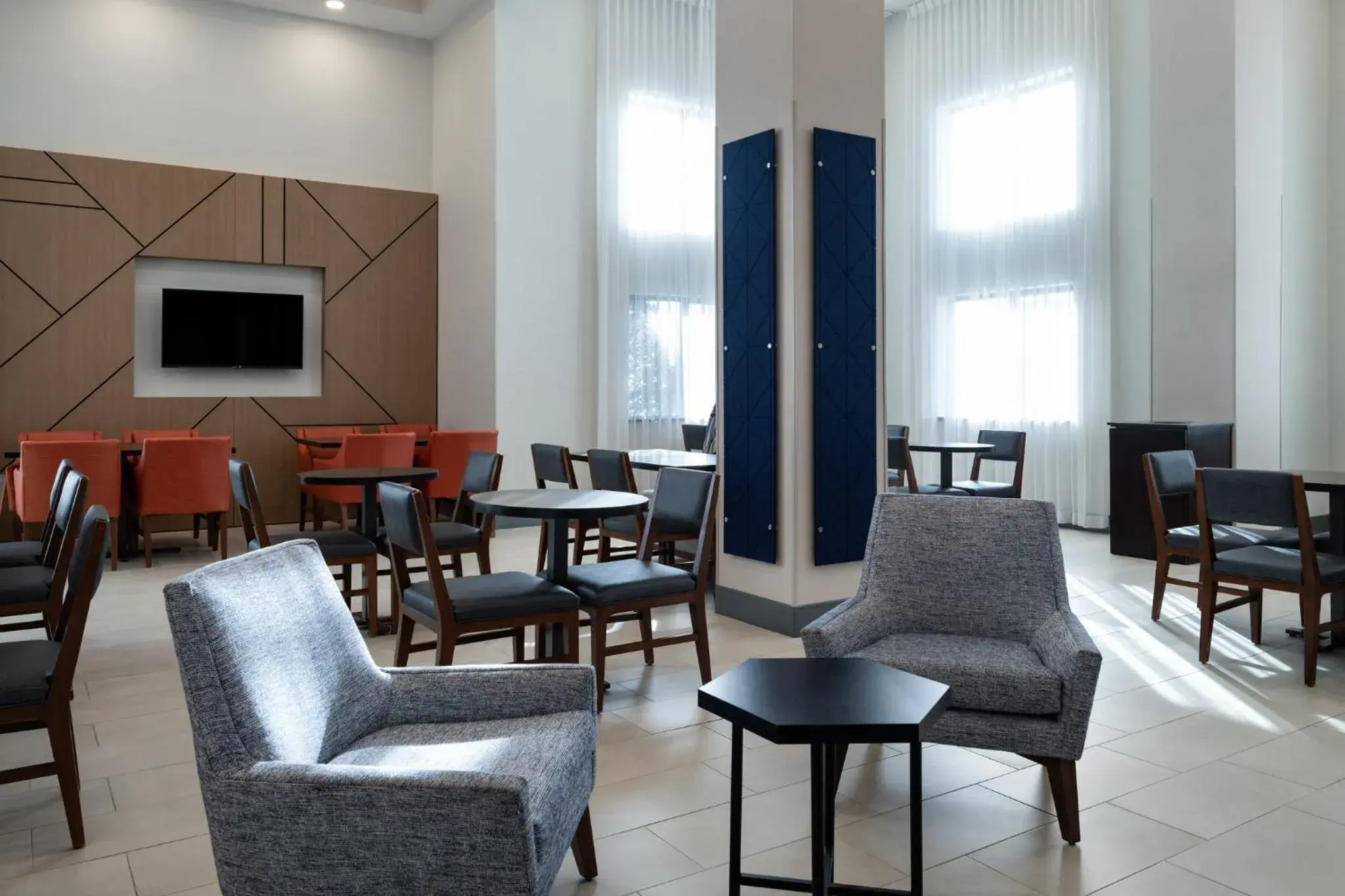 Property building in Holiday Inn Express & Suites Midwest City by IHG Property building in Holiday Inn Express & Suites Midwest City by IHG