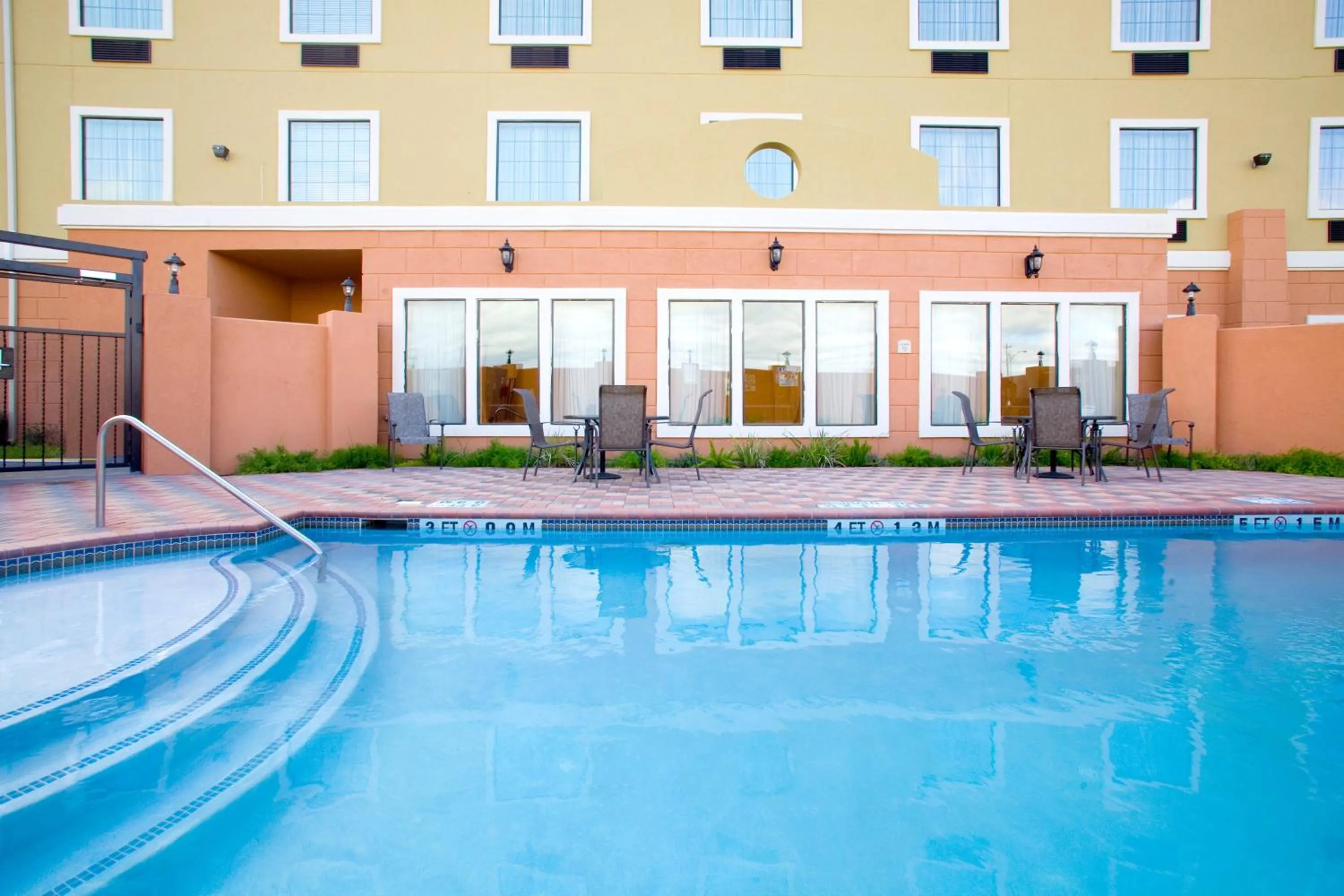 Swimming pool in Holiday Inn Express & Suites - Jourdanton-Pleasanton by IHG