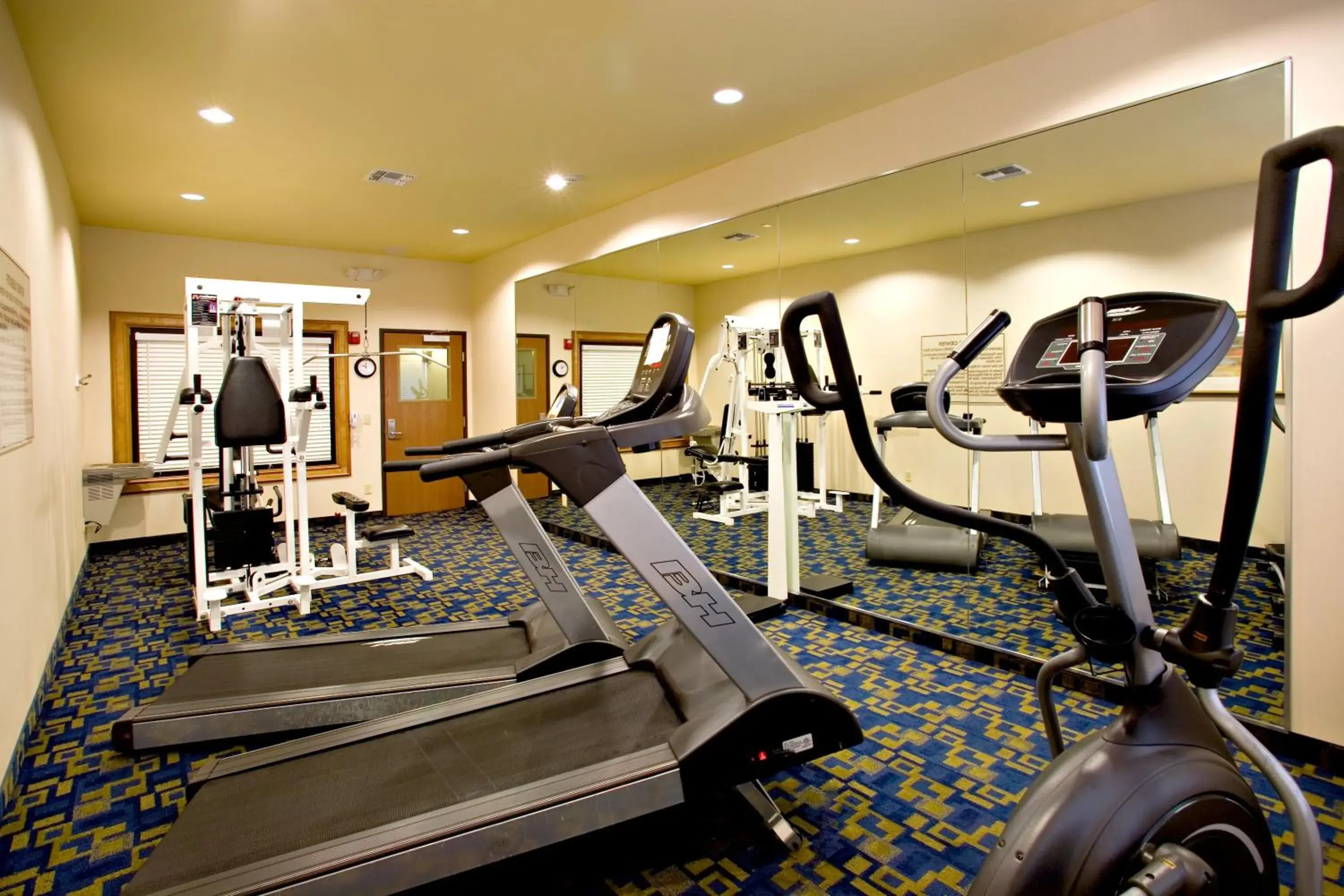 Fitness centre/facilities in Holiday Inn Express & Suites - Jourdanton-Pleasanton by IHG Fitness centre/facilities in Holiday Inn Express & Suites - Jourdanton-Pleasanton by IHG