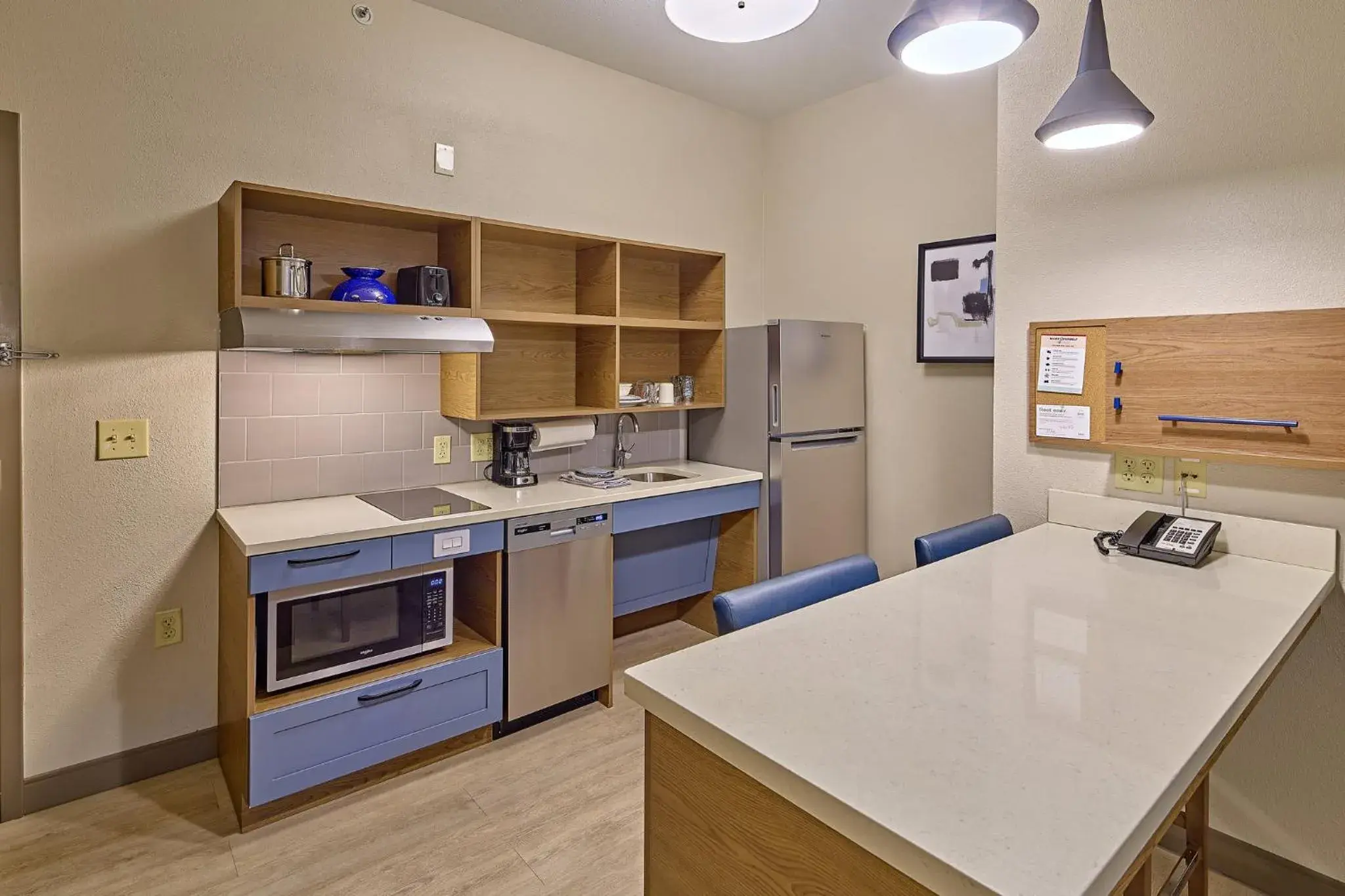 One-Bedroom Queen Room - Mobility Access Tub in Candlewood Suites - Peoria at Grand Prairie by IHG One-Bedroom Queen Room - Mobility Access Tub in Candlewood Suites - Peoria at Grand Prairie by IHG