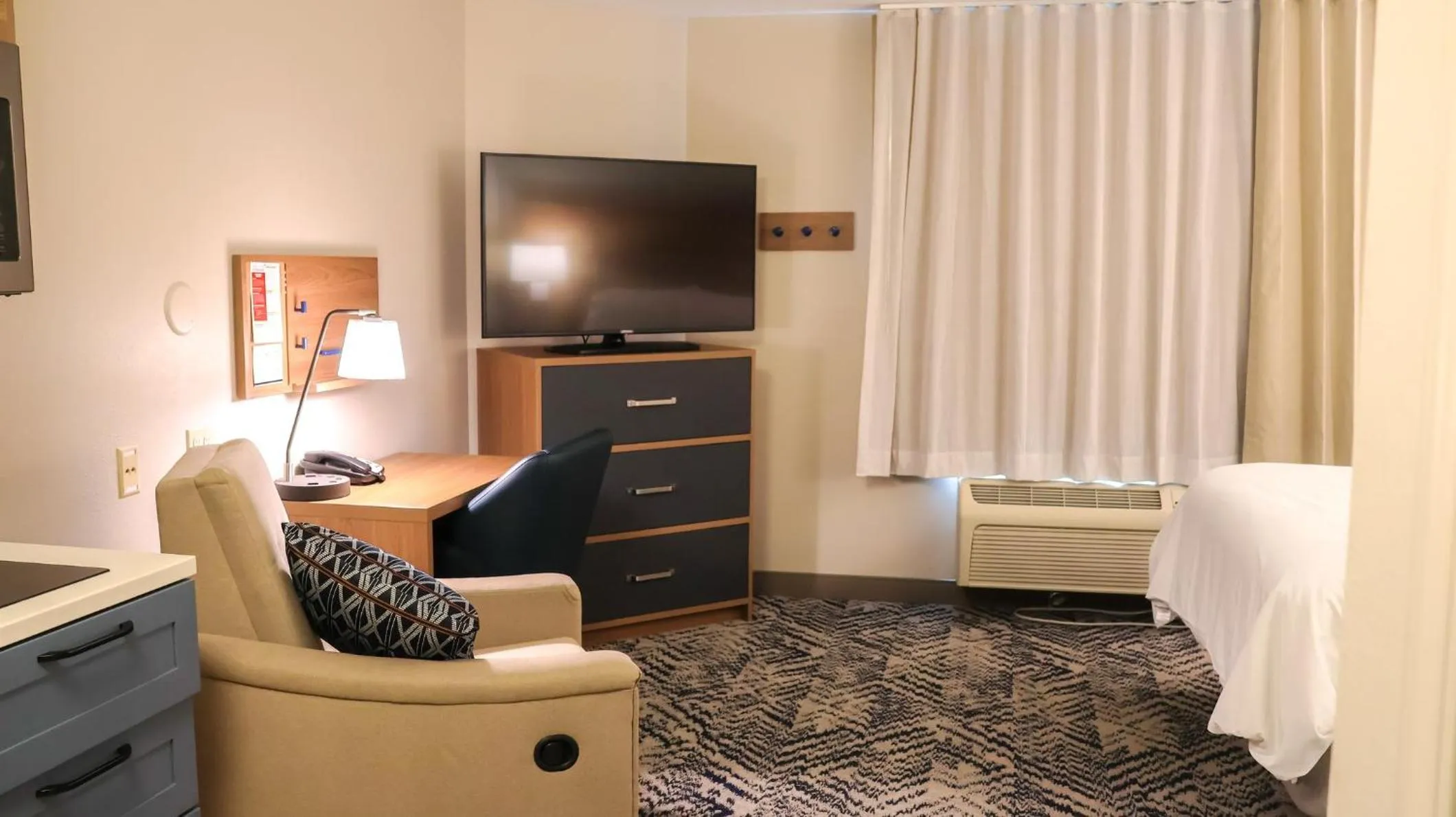 Photo of the whole room, Bed in Candlewood Suites - Peoria at Grand Prairie by IHG