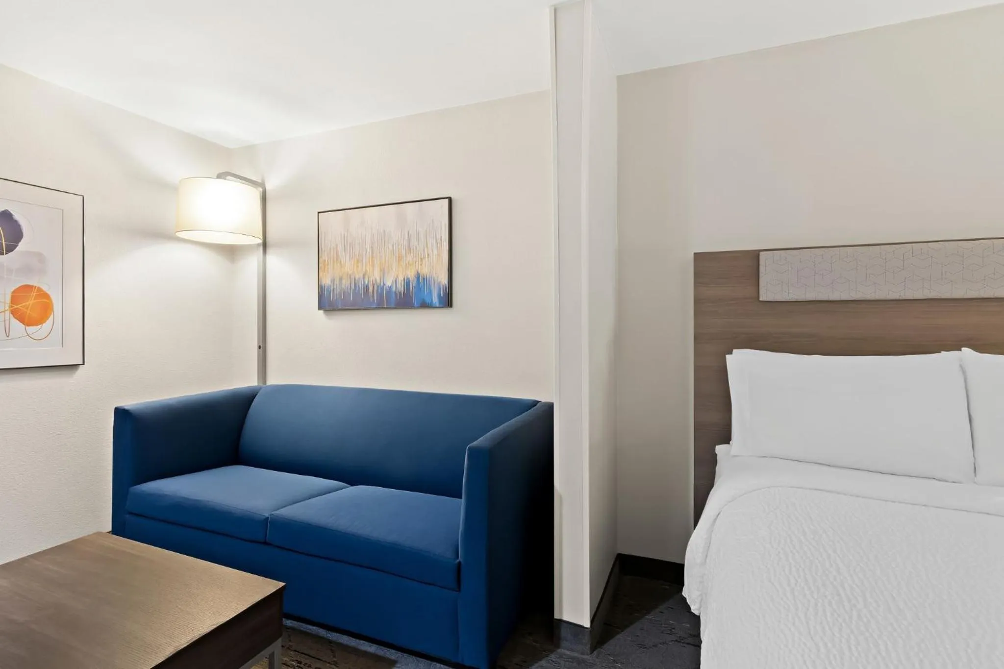 Photo of the whole room, Bed in Holiday Inn Express & Suites Perry by IHG