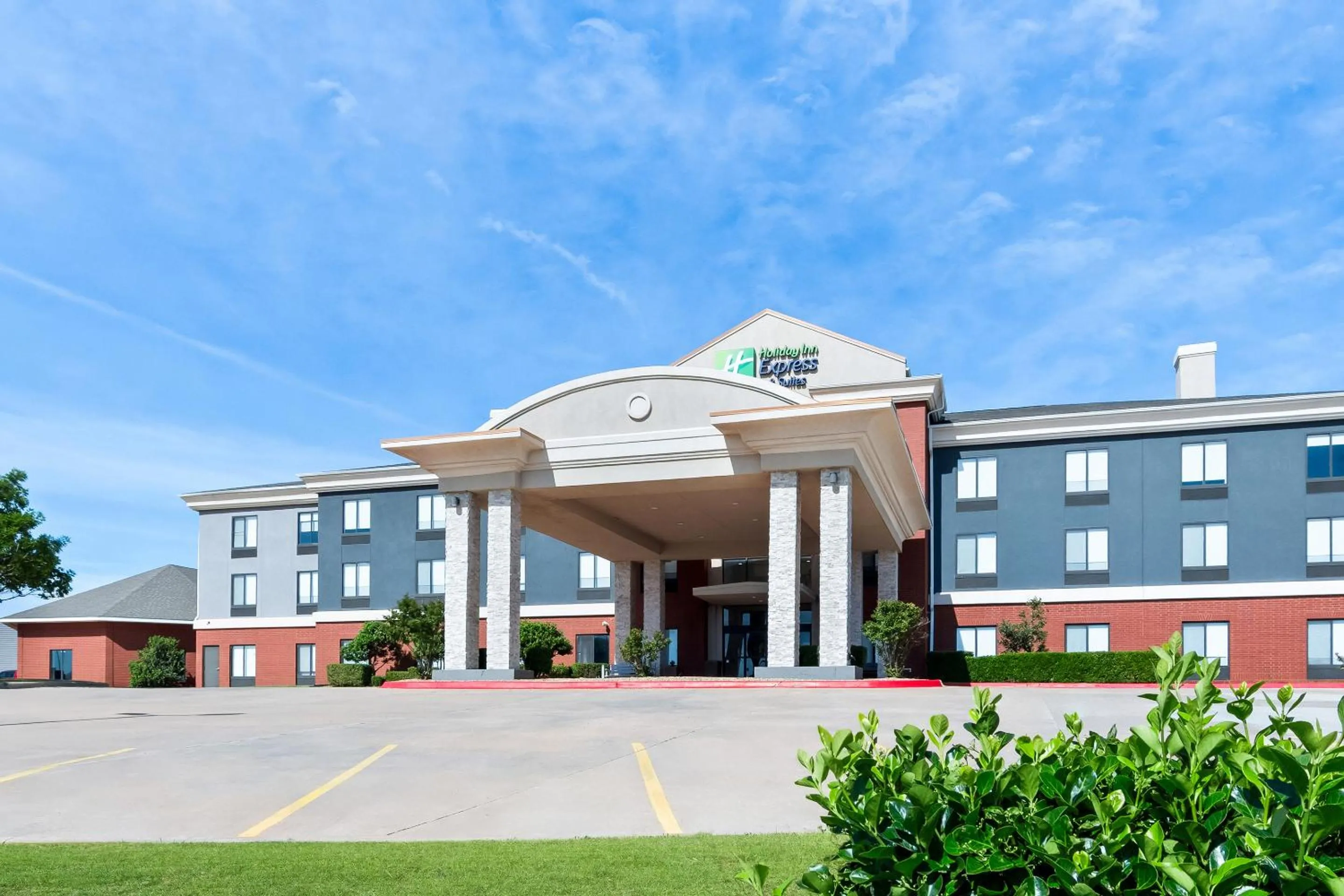 Property building in Holiday Inn Express & Suites Perry by IHG