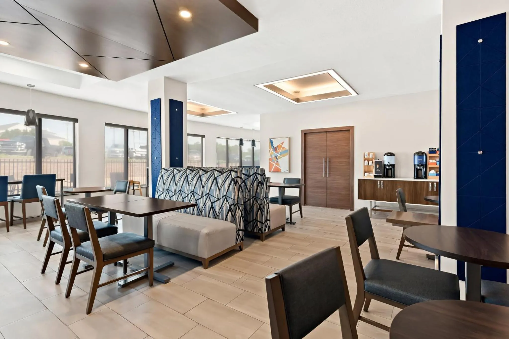 Breakfast in Holiday Inn Express & Suites Perry by IHG