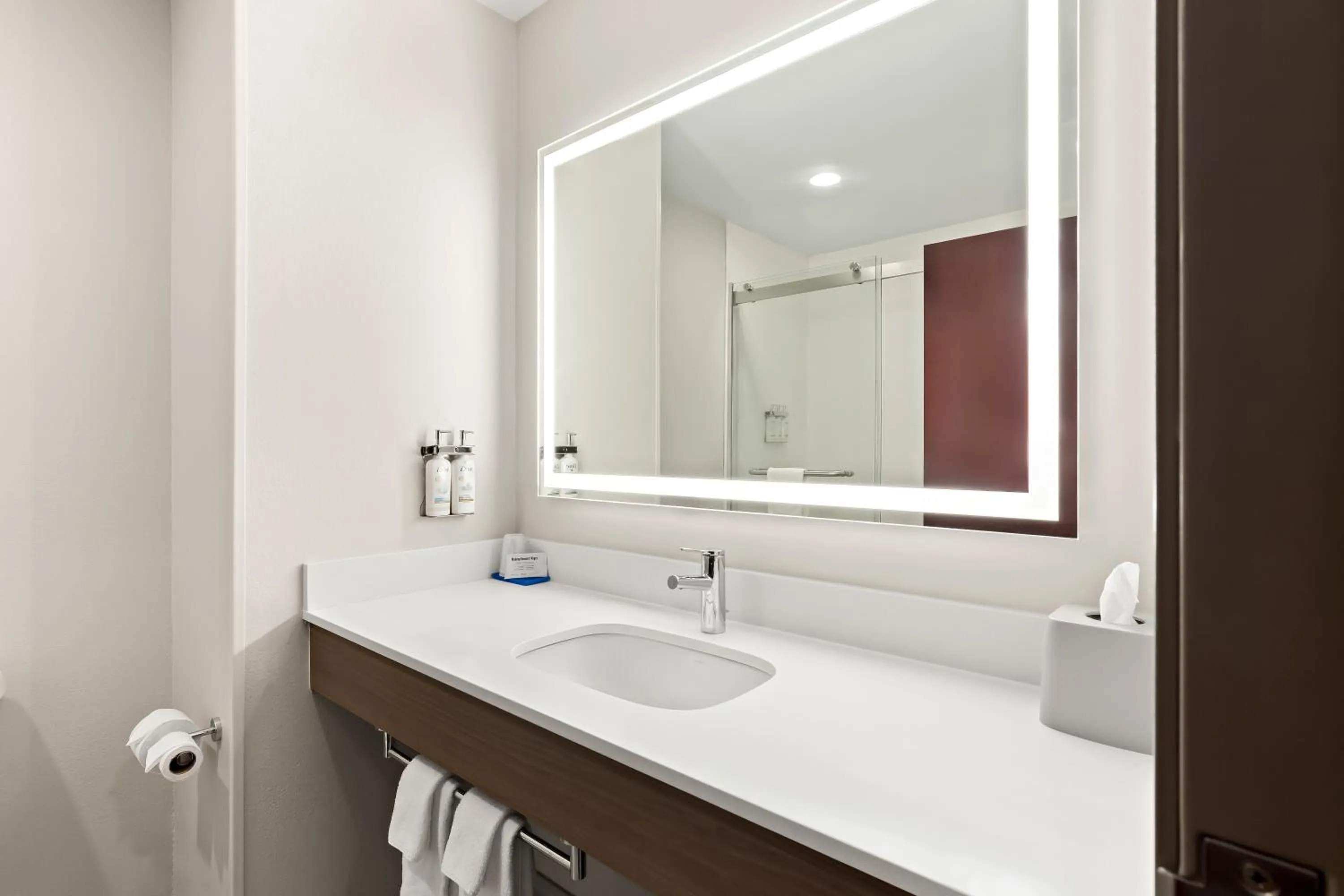 Bathroom in Holiday Inn Express & Suites Perry by IHG