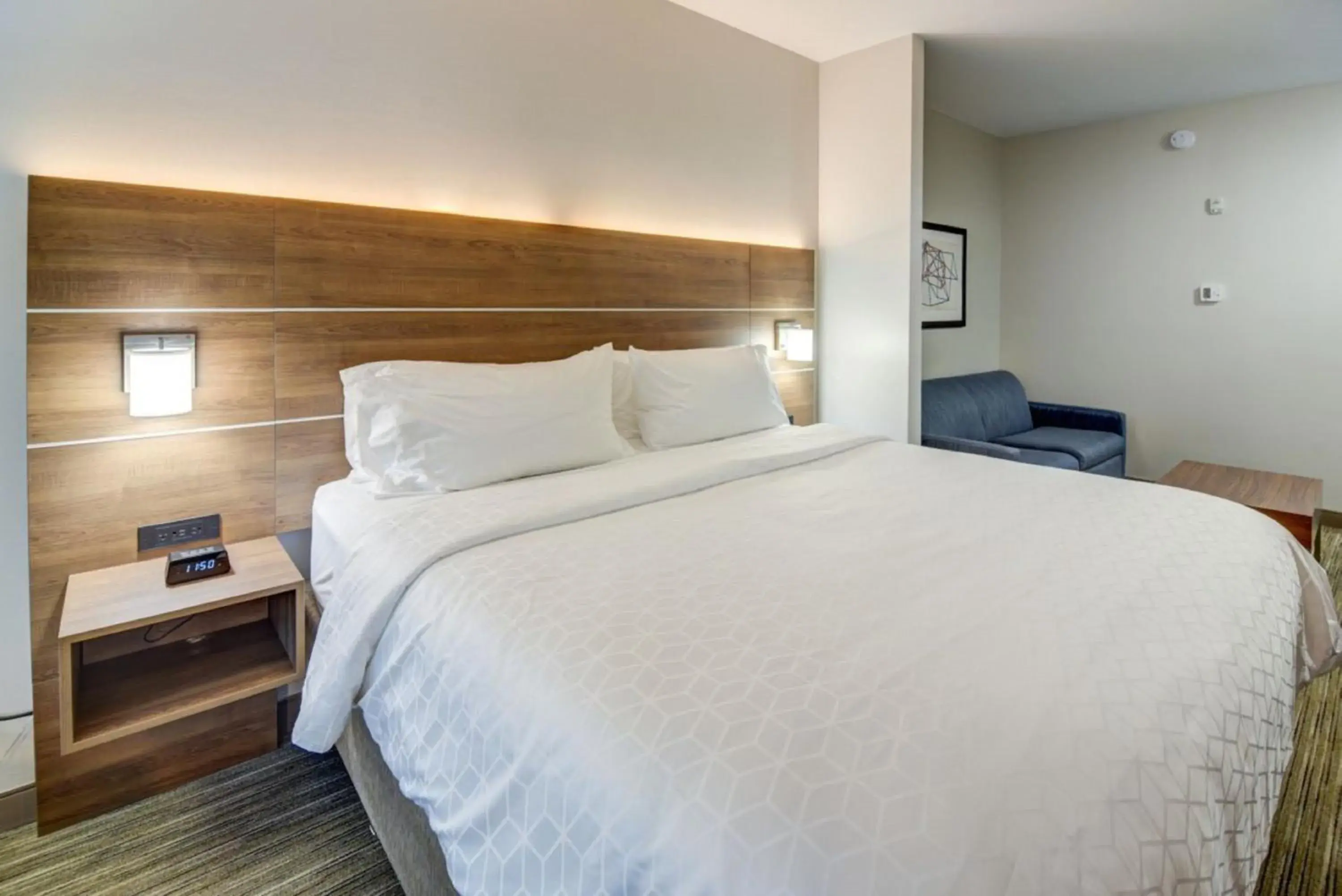 King Suite in Holiday Inn Express & Suites Quincy I-10 by IHG King Suite in Holiday Inn Express & Suites Quincy I-10 by IHG