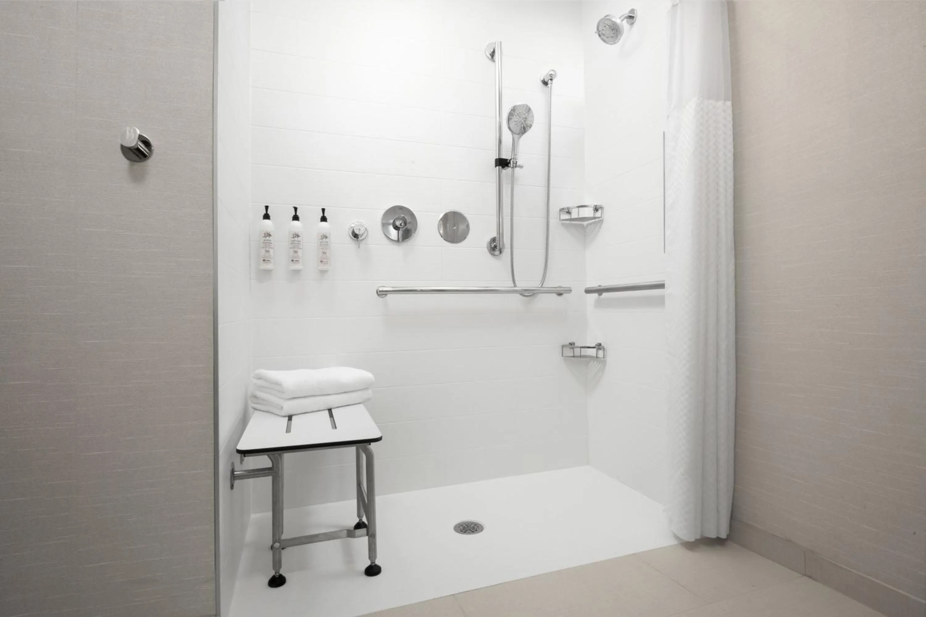 Bathroom in Delta Hotels by Marriott Colonial Heights