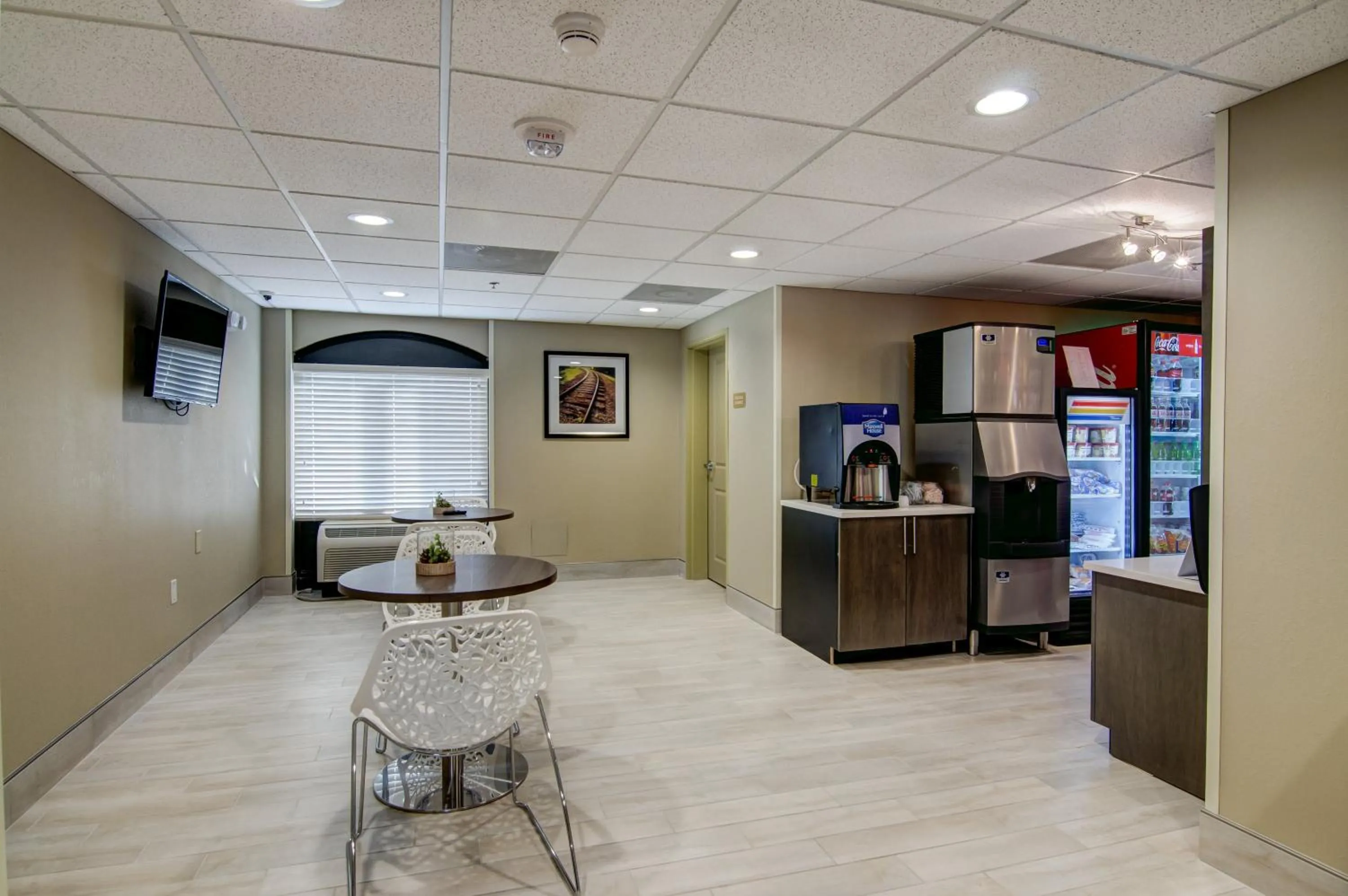 Lobby or reception in Candlewood Suites Richmond - West Broad by IHG
