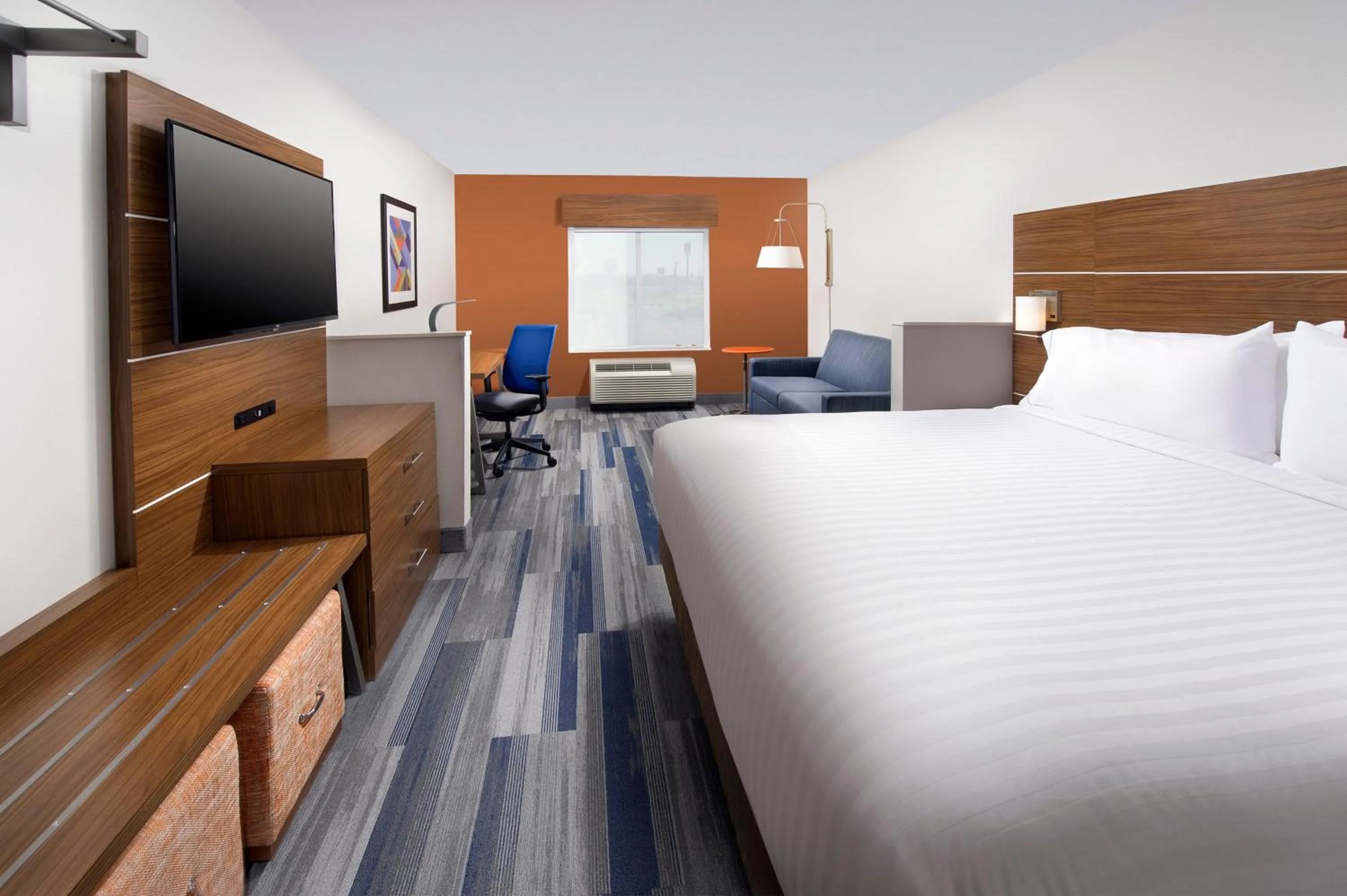 Photo of the whole room, Bed in Holiday Inn Express & Suites New Braunfels by IHG