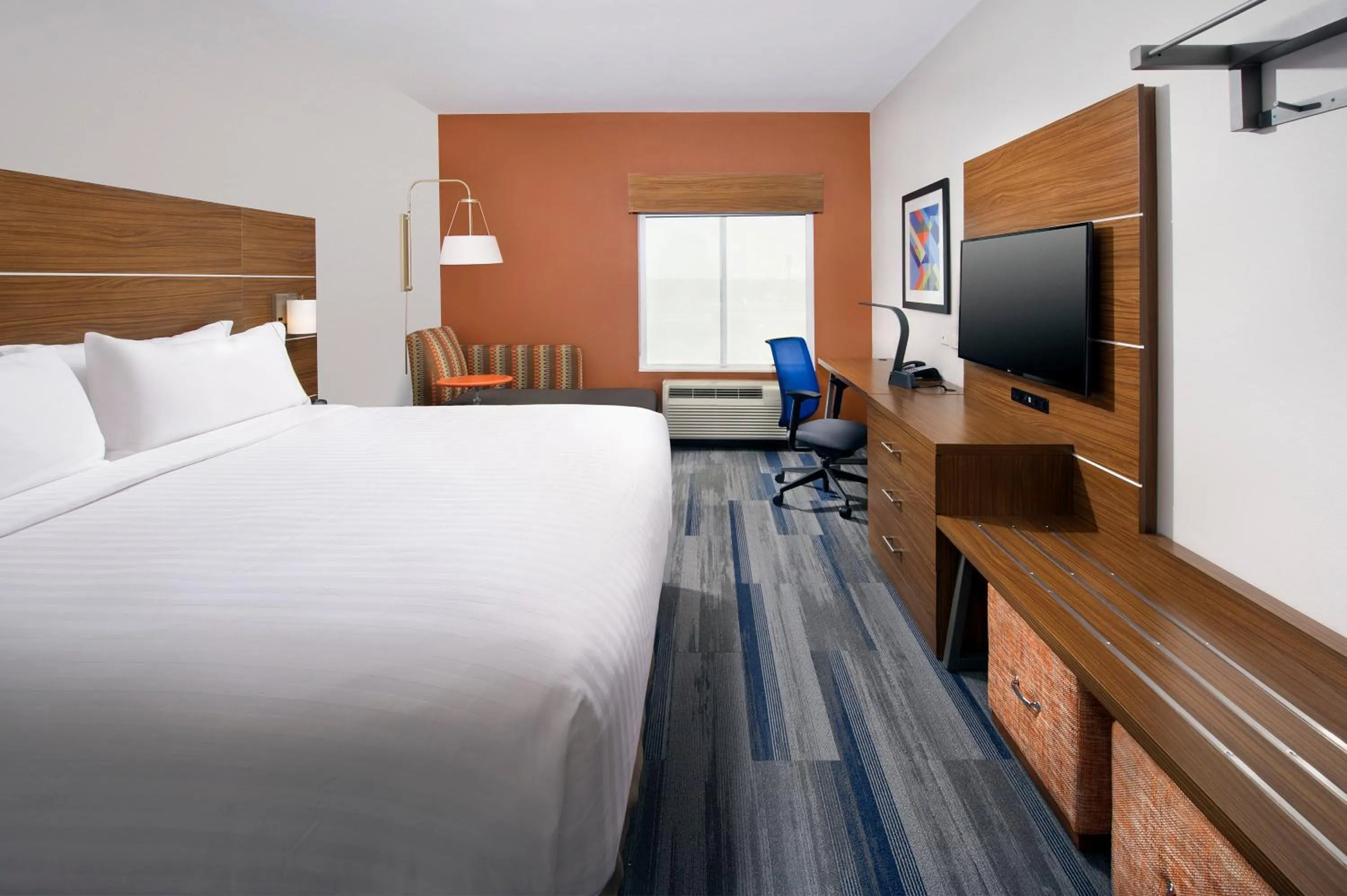 Photo of the whole room, Bed in Holiday Inn Express & Suites New Braunfels by IHG