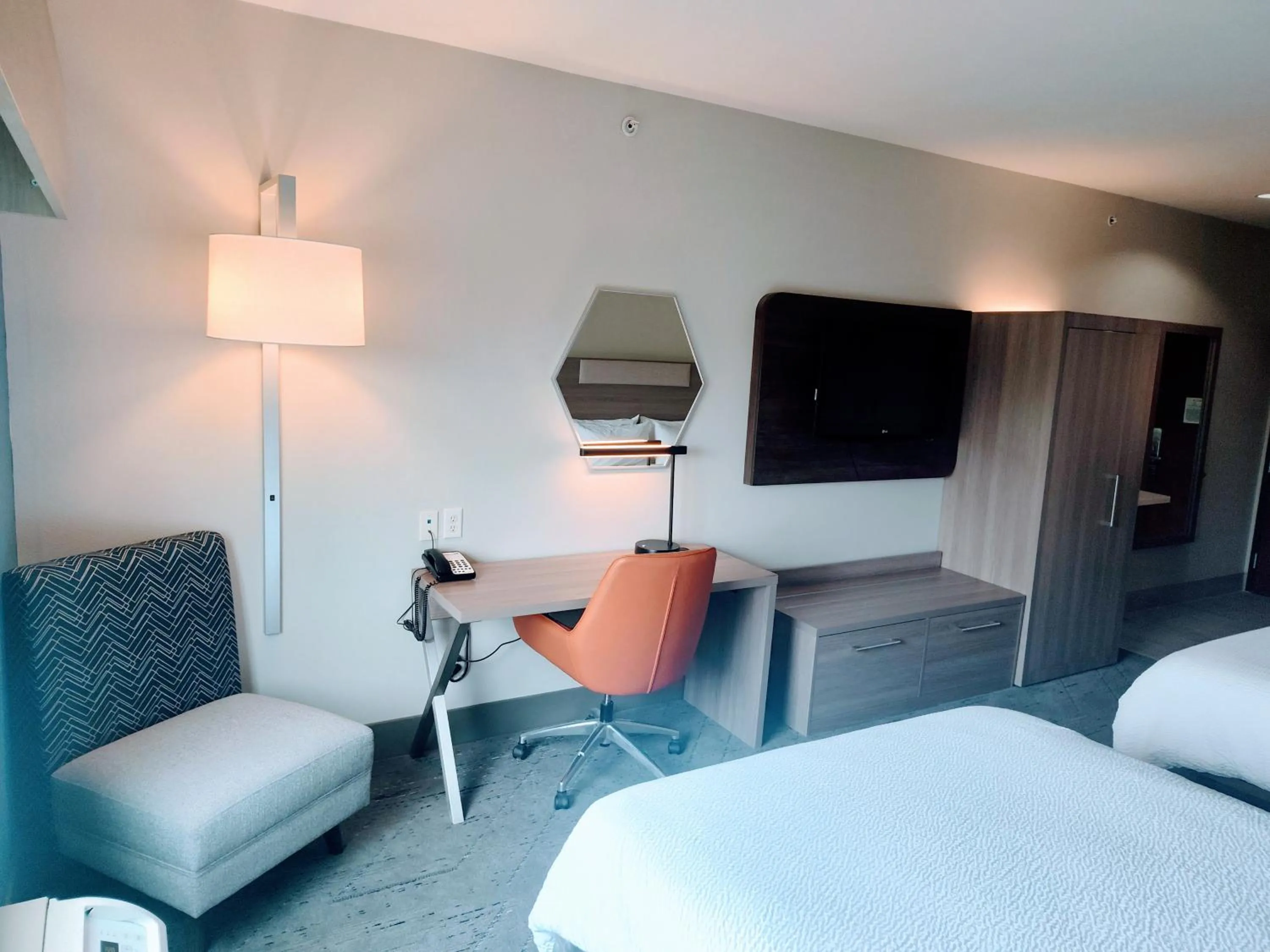 Bed in Holiday Inn Express Kenedy by IHG