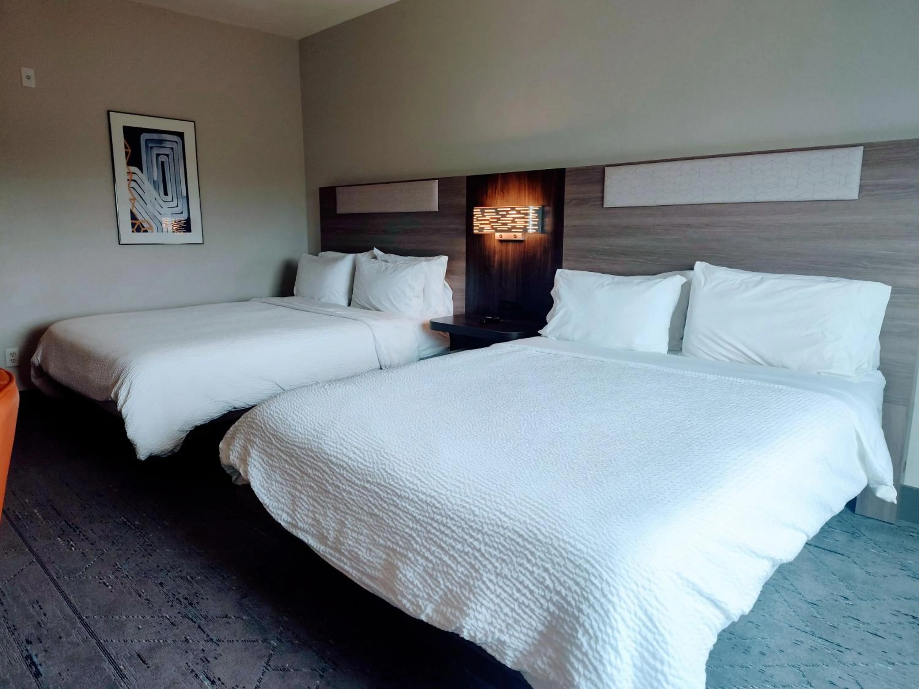 Bed in Holiday Inn Express Kenedy by IHG